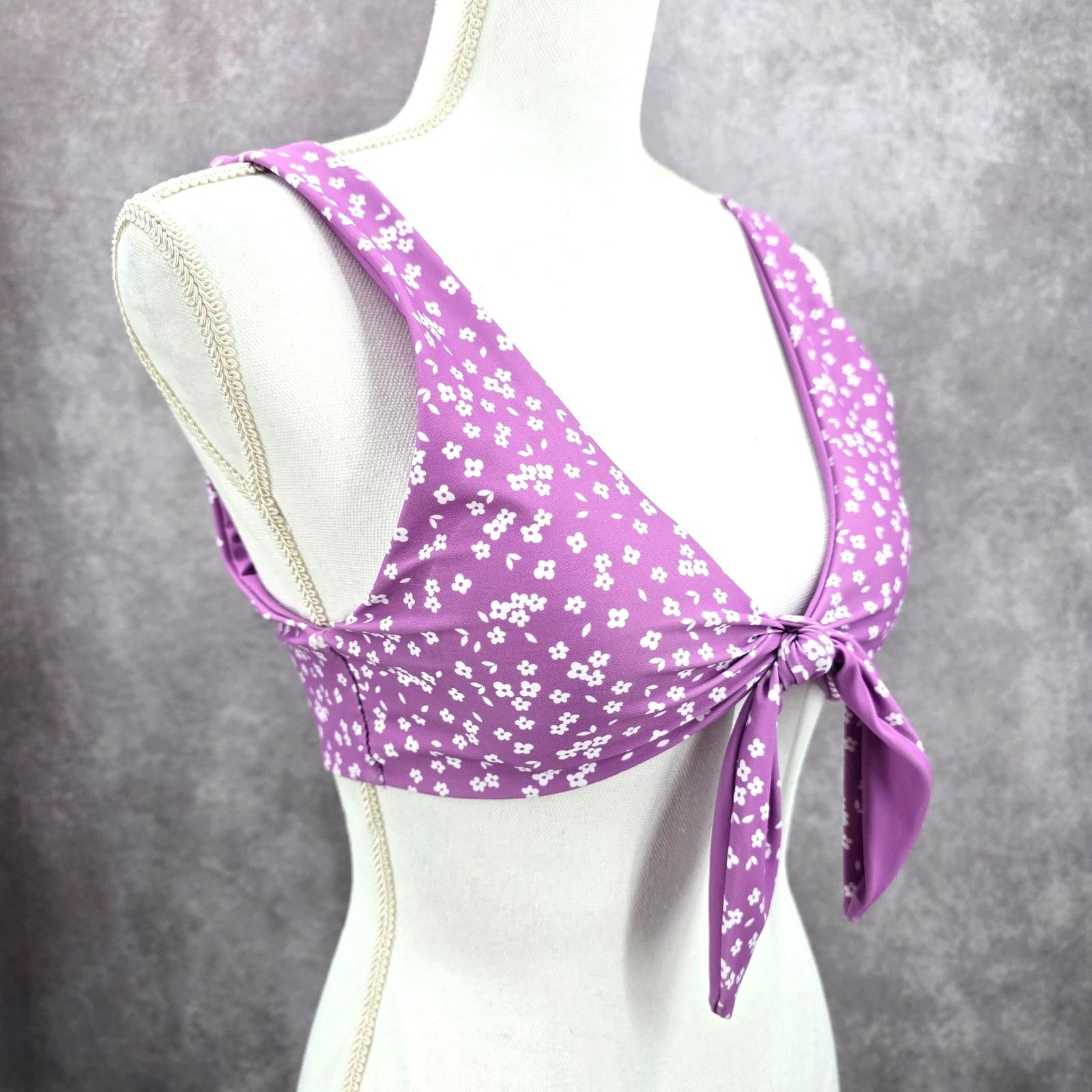 Other Purple White Floral Tie Front Padded Bikini Top Swim Medium Size ONE SIZE - 2 Thumbnail