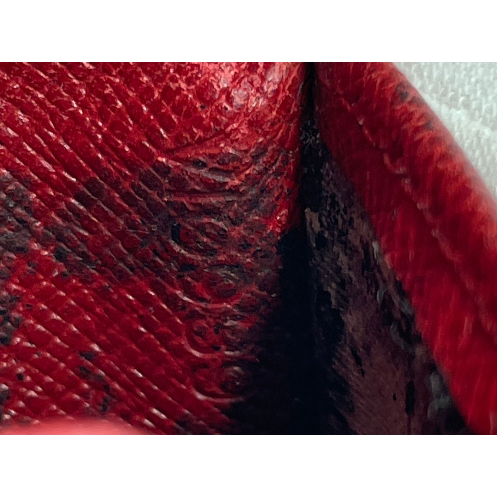 Louis Vuitton 🔴 Louis Vuitton Marco Wallet - Red Epi Leather Size ONE SIZE - 9 Thumbnail