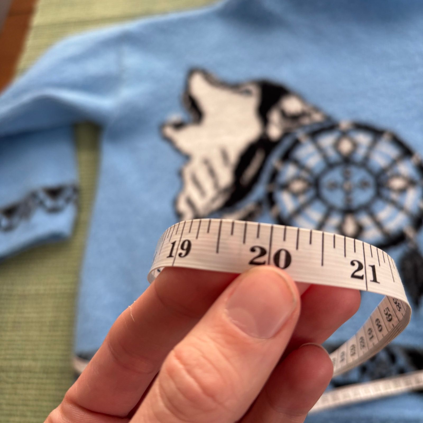Vintage Vintage Fuzzy Knit Native American Wolf Hoodie Sweater Sz M Size M / US 6-8 / IT 42-44 - 9 Thumbnail