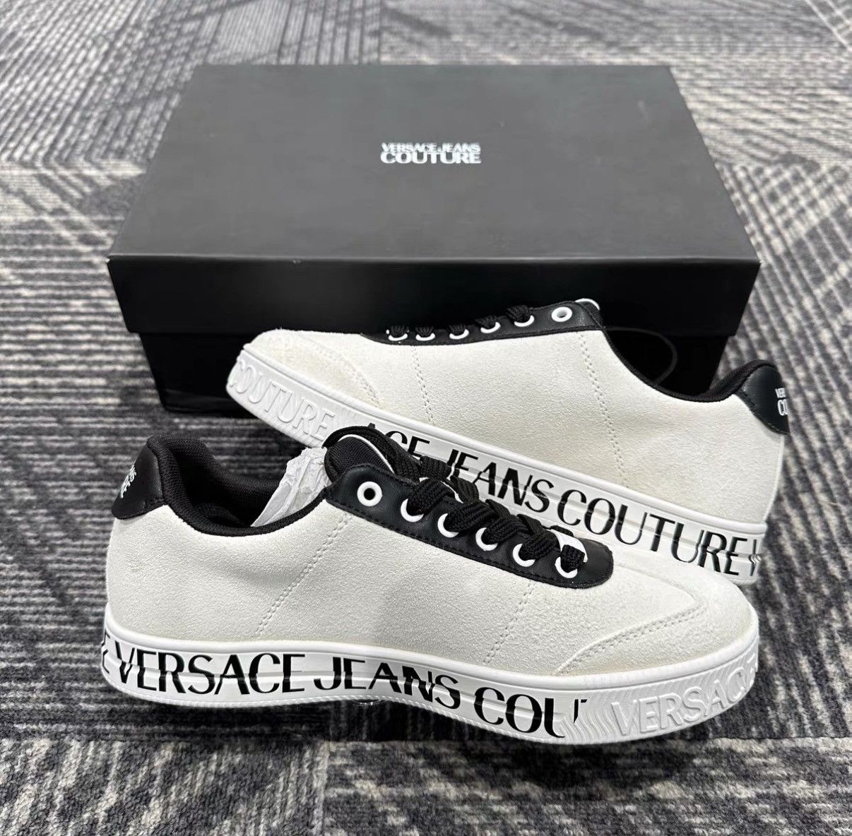 Versace Versace Jeans Court 88 Calfskin Flat Sneakers J42 Size US 7 / EU 40 - 5 Thumbnail