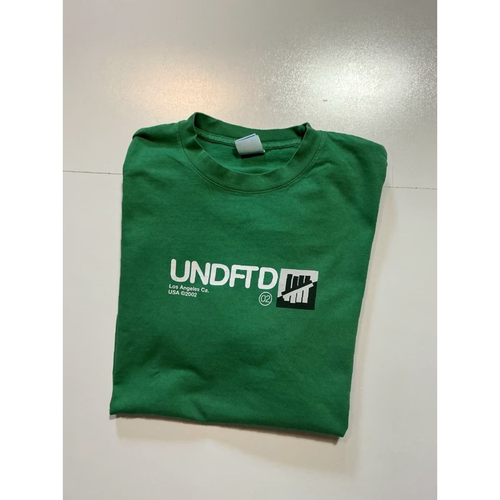 Undefeated VINTAGE Undefeated UNDFTD Los Angeles Five Strike Green Graphic 2002 S/S T-Shirt Sz. L Mens Shirt Green 2002 Five Strike UNDFTD LA SVG Size US L / EU 52-54 / 3 - 2 Thumbnail