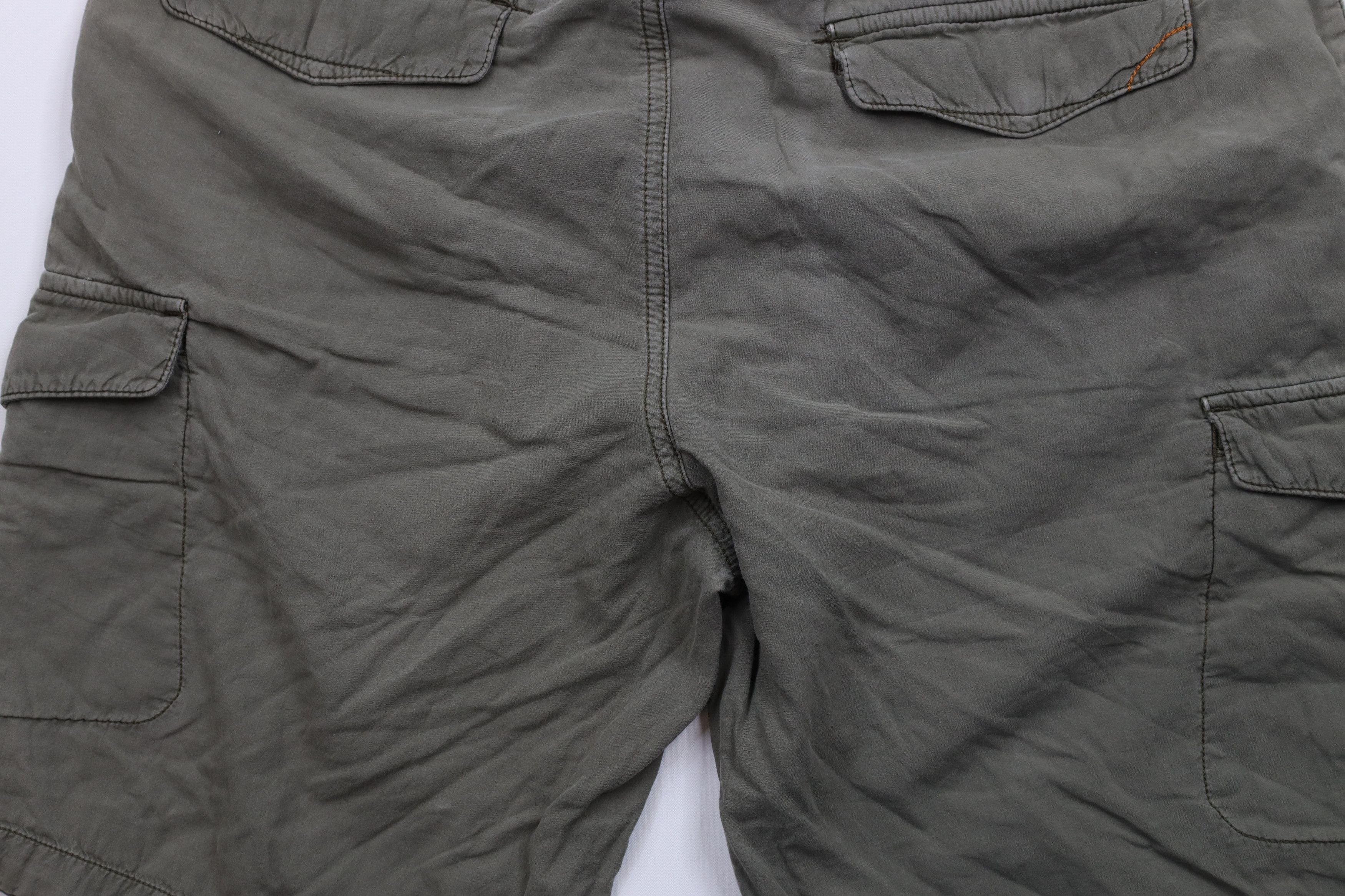 Tommy Bahama × Vintage Vintage Tommy Bahama Stonewash Above Knee Cargo Shorts Size US 33 - 12 Thumbnail