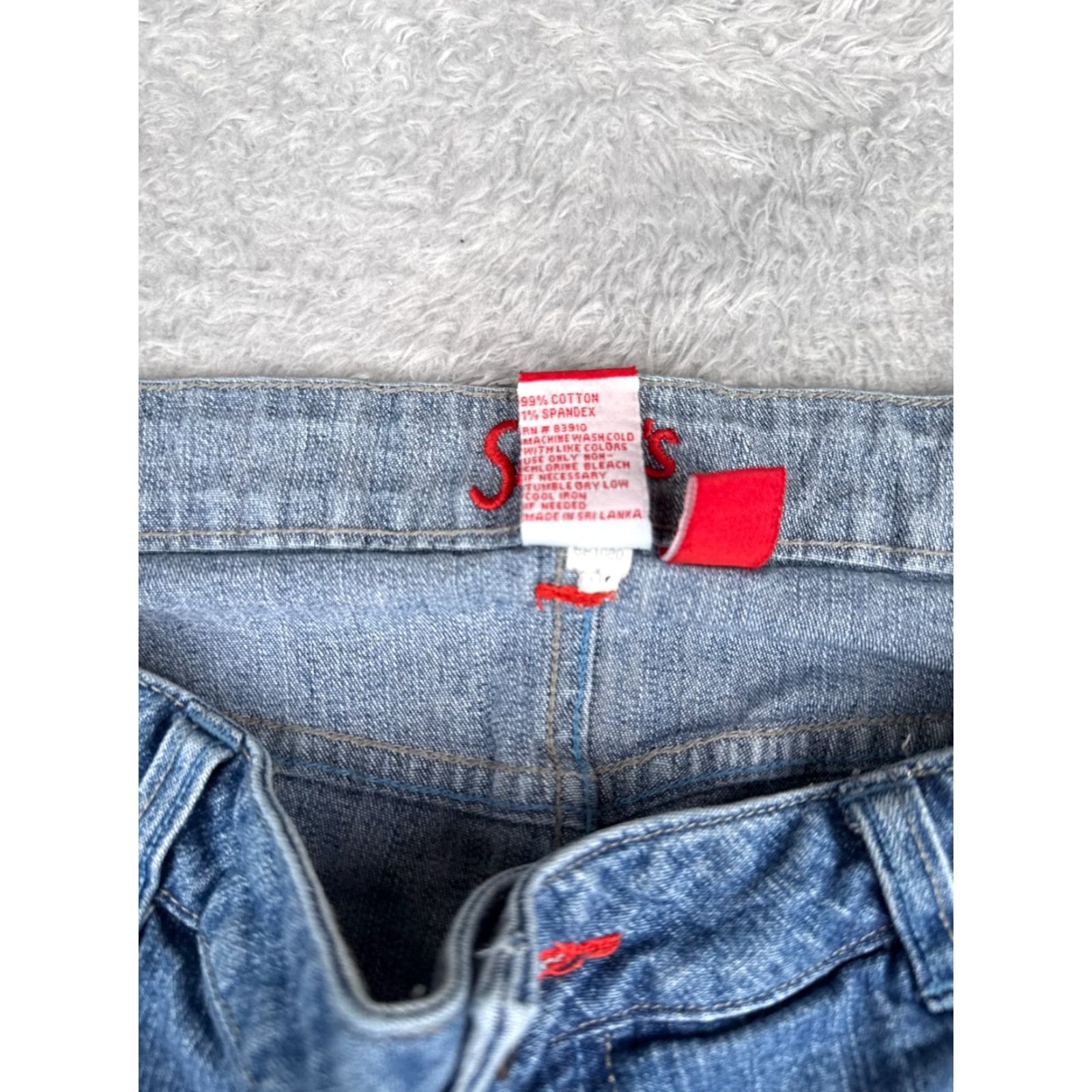 Vintage SMITHS Jeans Capri Womens 16 Blue Denim Cotton Blend Mid Rise Distressed Embroidered Rhinestone 35x19 Jeans Womens Size 38" / US 16 / IT 52 - 7 Thumbnail