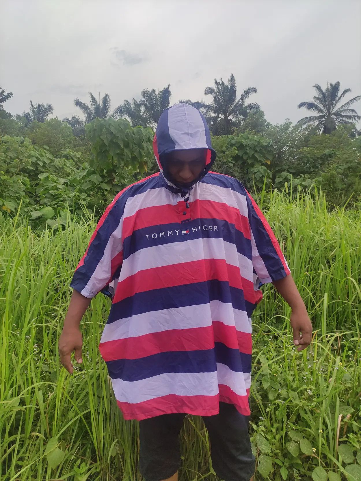 Tommy Hilfiger NOS🔥 TOMMY HILFIGER PONCHO /CAPE RAINCOAT Size US L / EU 52-54 / 3 - 7 Thumbnail