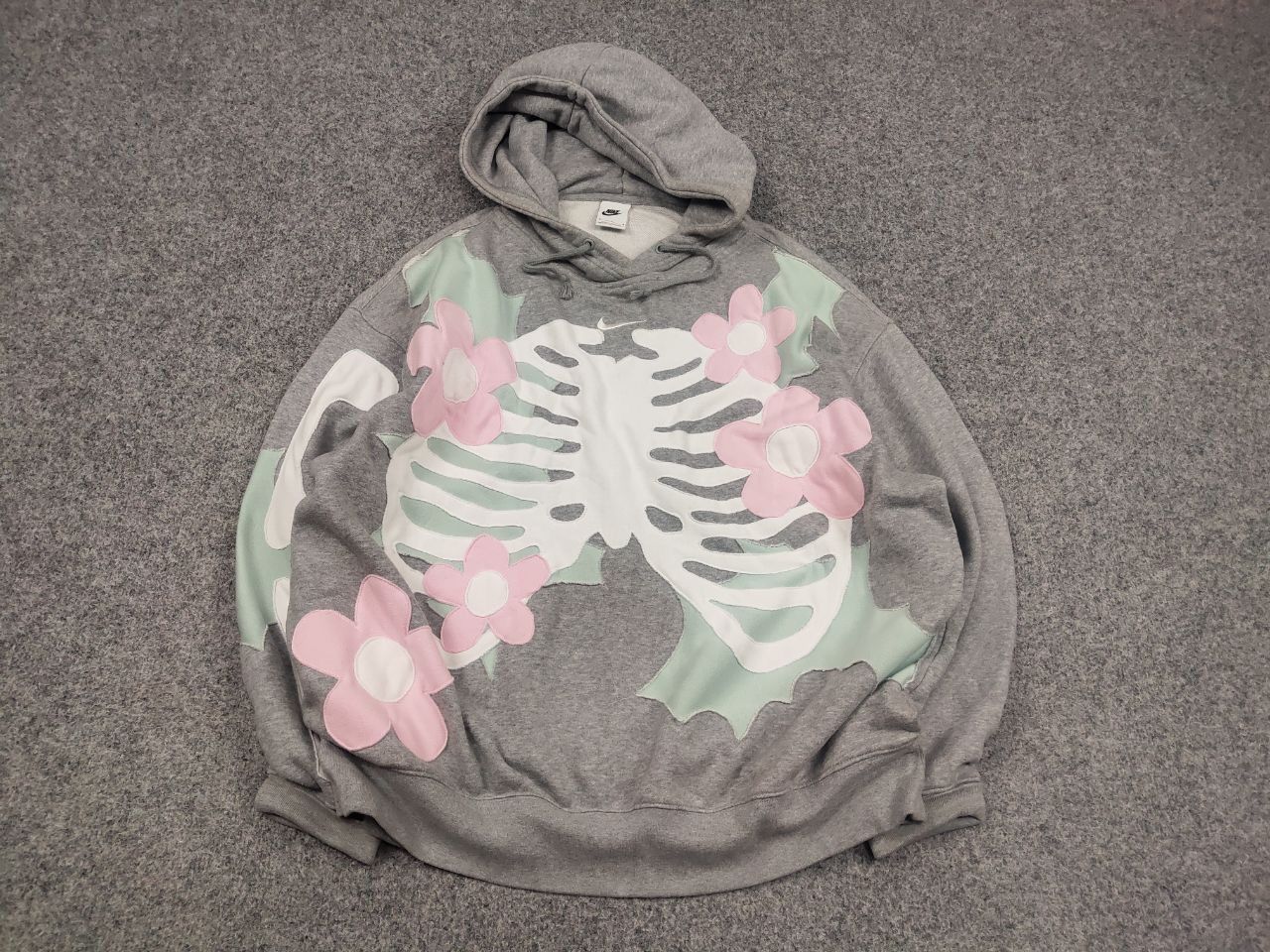 Nike Vintage Nike Skeleton Embroidered Logo Grey Oversized Hoodie Size M / US 6-8 / IT 42-44 - 3 Thumbnail
