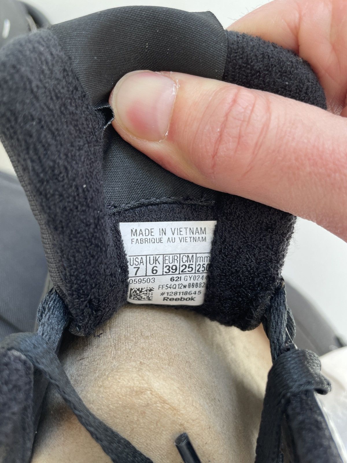 Maison Margiela × Reebok ‘Project 0 CL’ Tabi Cut Out Sneakers Size US 9 / IT 39 - 9 Thumbnail