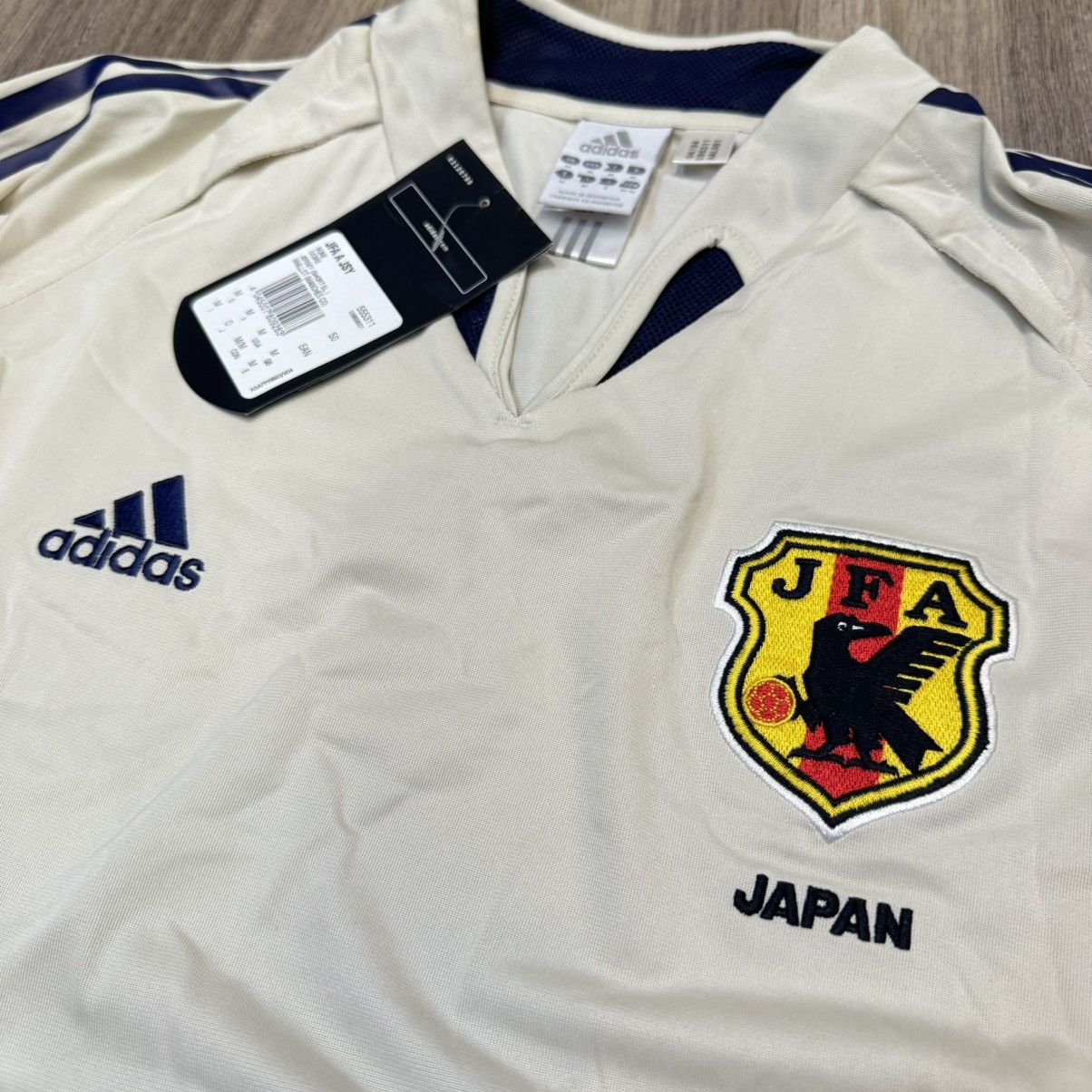 Adidas Japan 04/05 away shirt (bnwt) Size US M / EU 48-50 / 2 - 4 Thumbnail