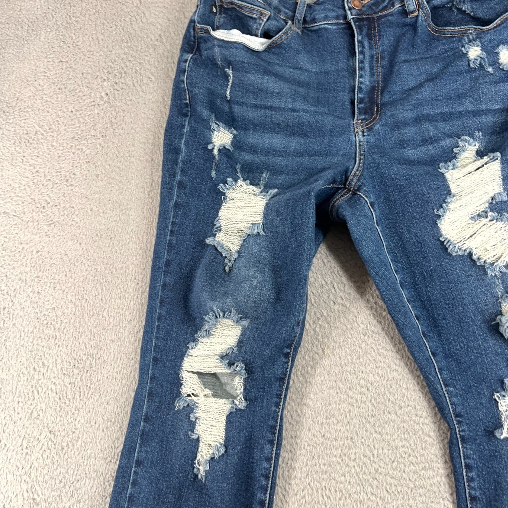 Vintage Judy Blue Jeans Womens Plus Sz18 Distressed Grunge Boyfriend Fit 5-Pocket Denim Blue Slim Fit Jeans Women Size 40" / US 18 - 3 Thumbnail