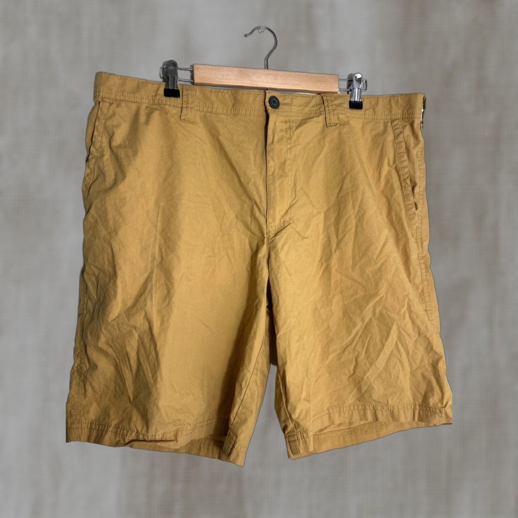 Vintage Columbia Chino Shorts Mustard Yellow 40x10 Flat Front Men Regular Size 40 Shorts Mens Chino Flat Front Mustard Columbia Yellow 40x10 Size US 40 / EU 56 - 1 Thumbnail