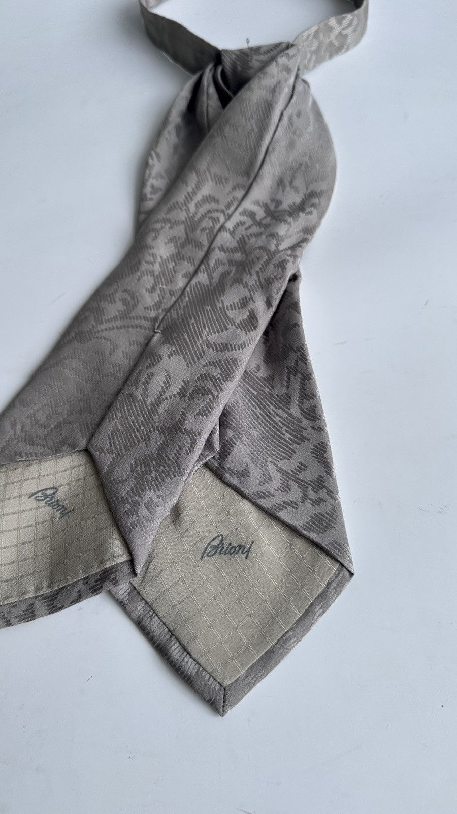 Brioni Brioni Roma Silk Ascot Tie Cravat Vintage Floral Jacquard Size ONE SIZE - 12 Thumbnail