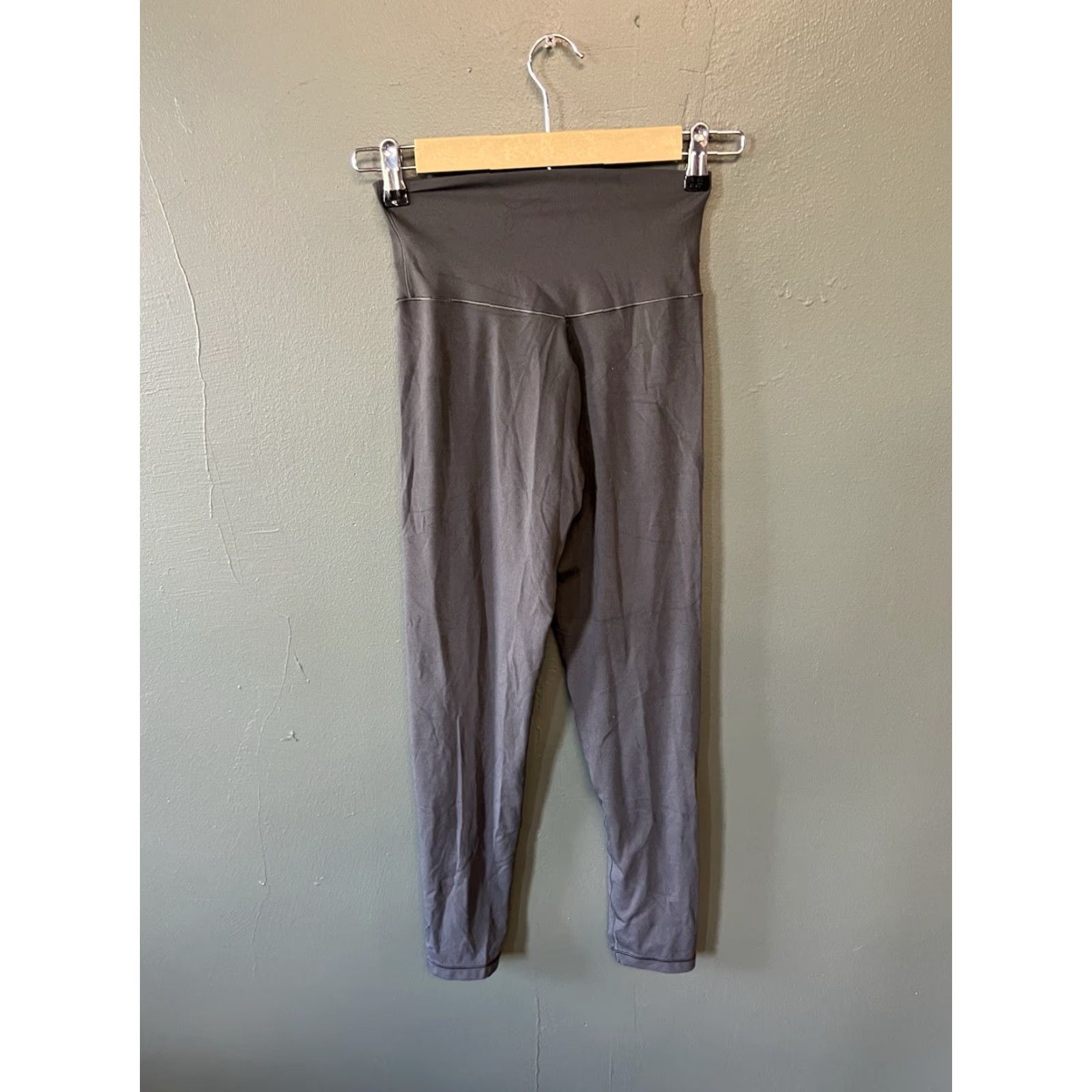 Vintage Offline By Aerie Womens Leggings Cropped Athletic Gray Medium Size 32" / US 10 / IT 46 - 2 Thumbnail