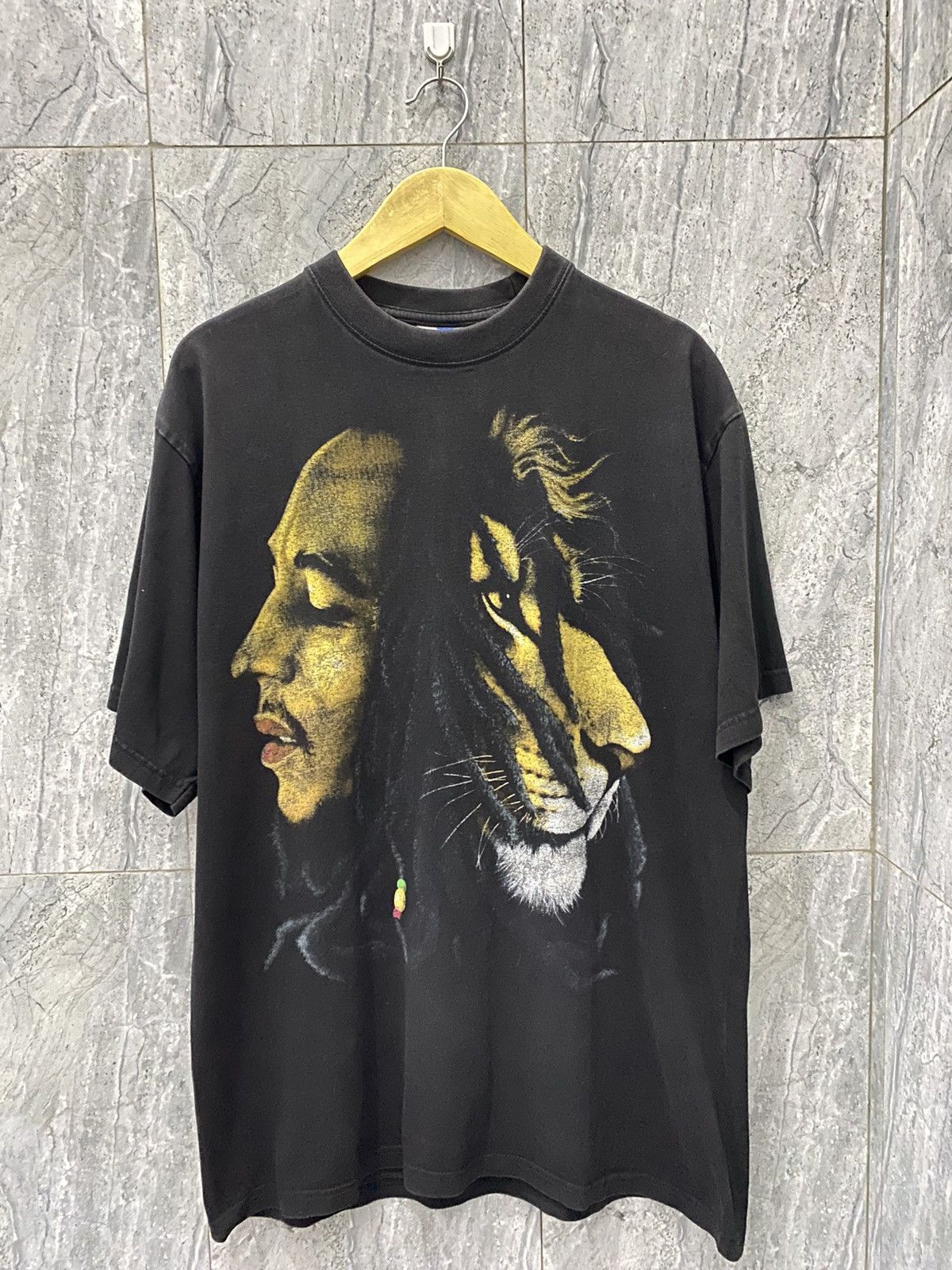 Bob Marley × Rap Tees × Vintage 🔥RARE🔥 Vintage Bob Marley Lion Head tee y2k Size US XL / EU 56 / 4 - 1 Thumbnail