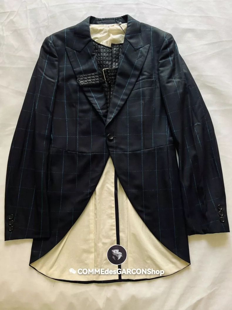 Comme Des Garcons Fake two-piece jacket with exquisite des