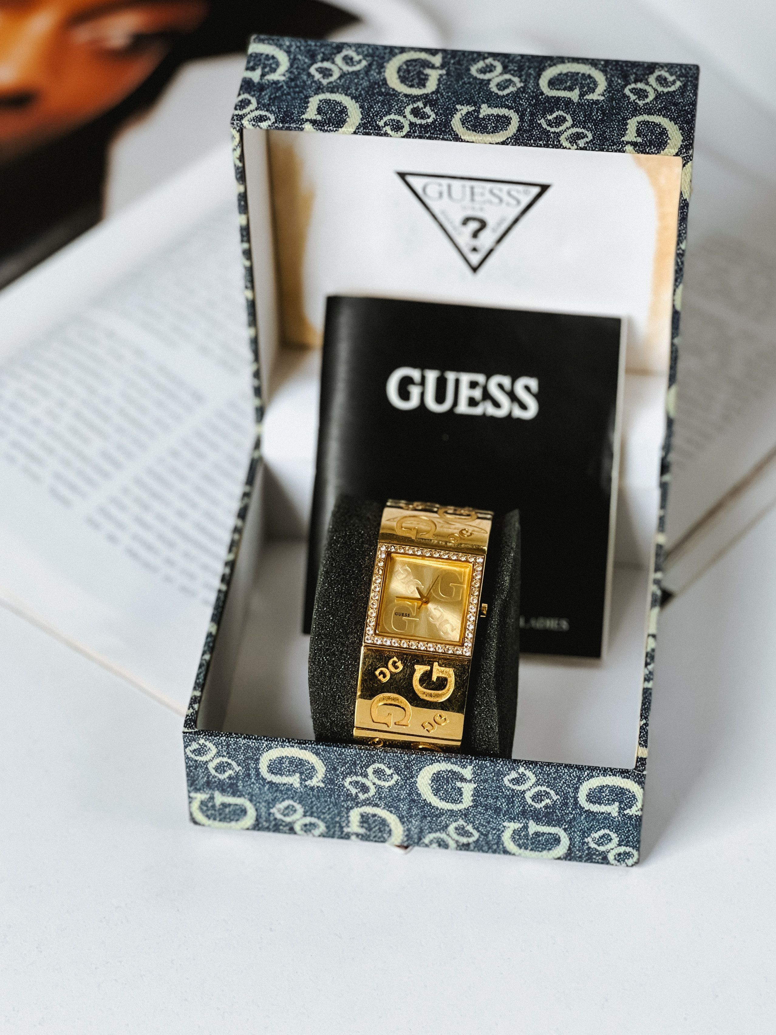 Guess GUESS VINTAGE LADIES GOLD ANALOGUE WRISTWATCH 180340L1 Size ONE SIZE - 9 Thumbnail