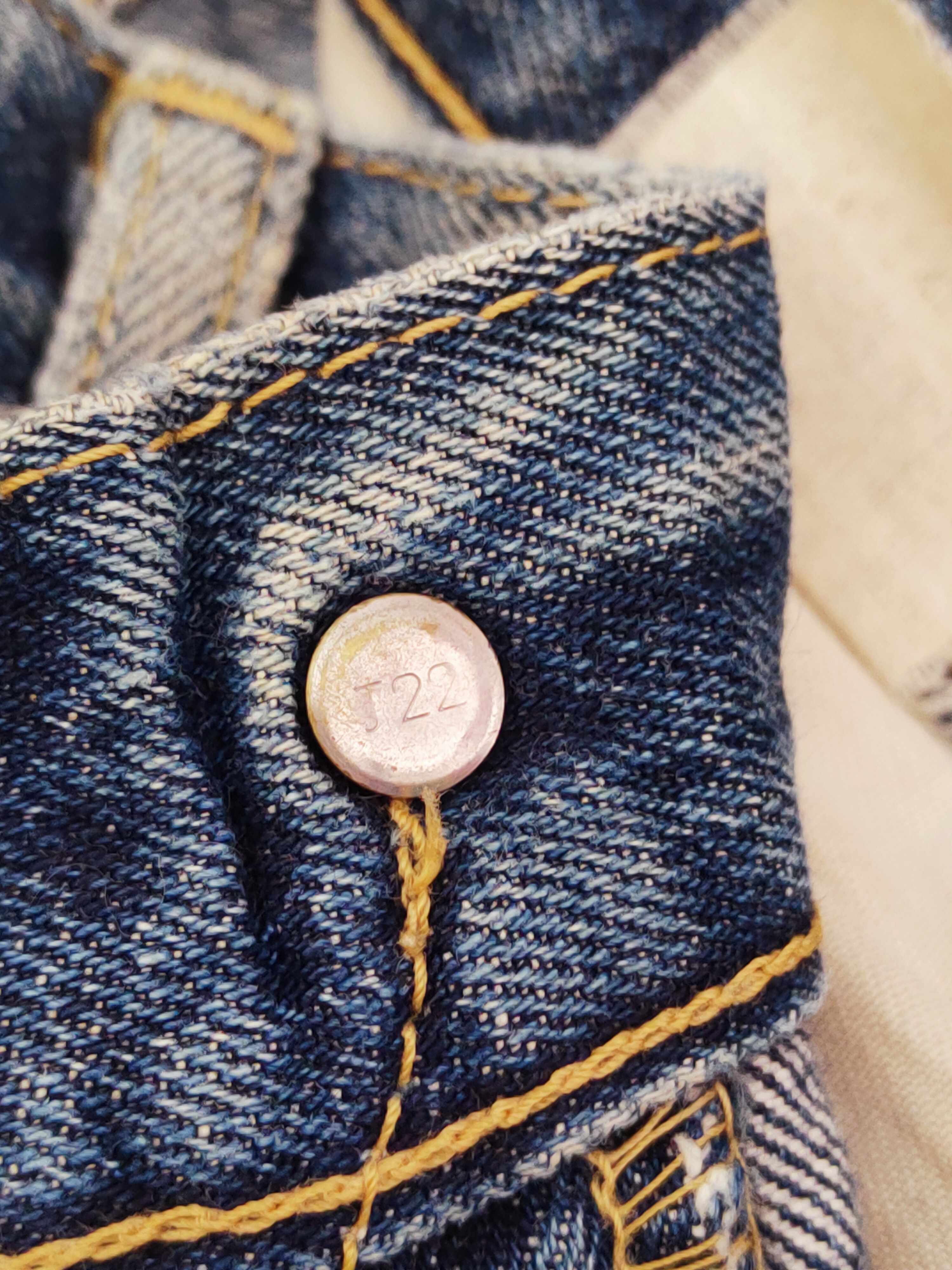 Levi's Levi's Big E light wash Faded Distressed grunge denim #W932 Size US 31 - 14 Thumbnail