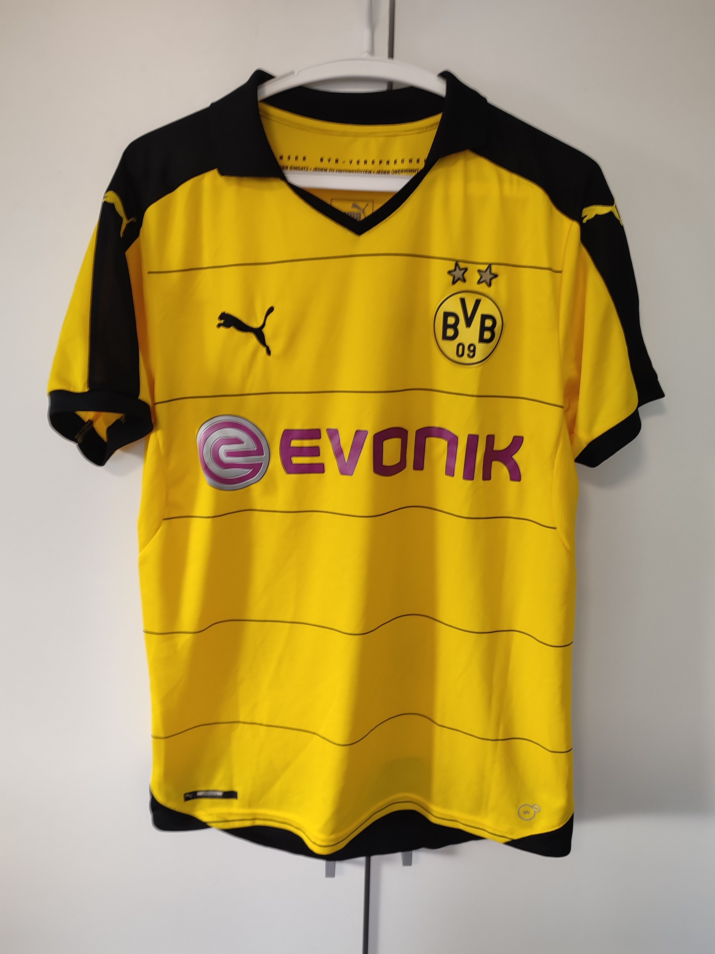 Puma BORUSSIA DORTMUND 2015-16 HOME FOOTBALL Kit SHIRT Size US M / EU 48-50 / 2 - 3 Thumbnail
