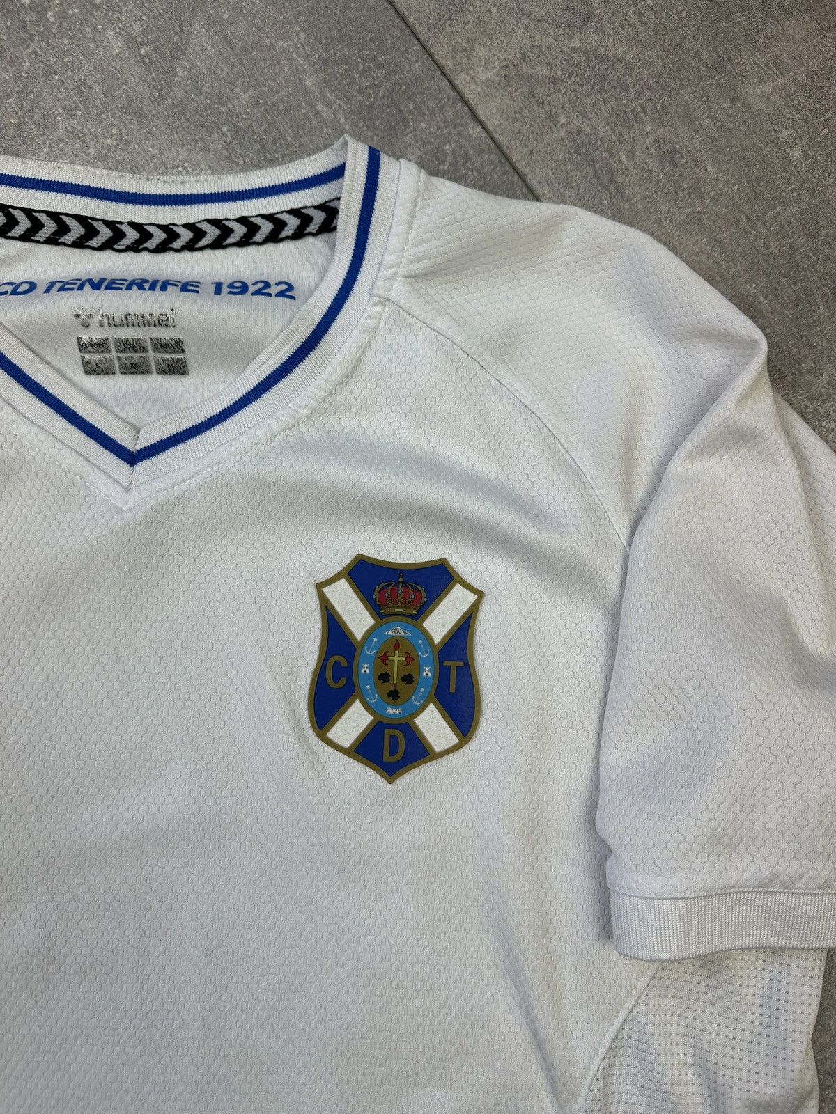 Vintage Vintage Hummel CD Tenerife LaLiga Soccer Jersey Size US S / EU 44-46 / 1 - 9 Thumbnail