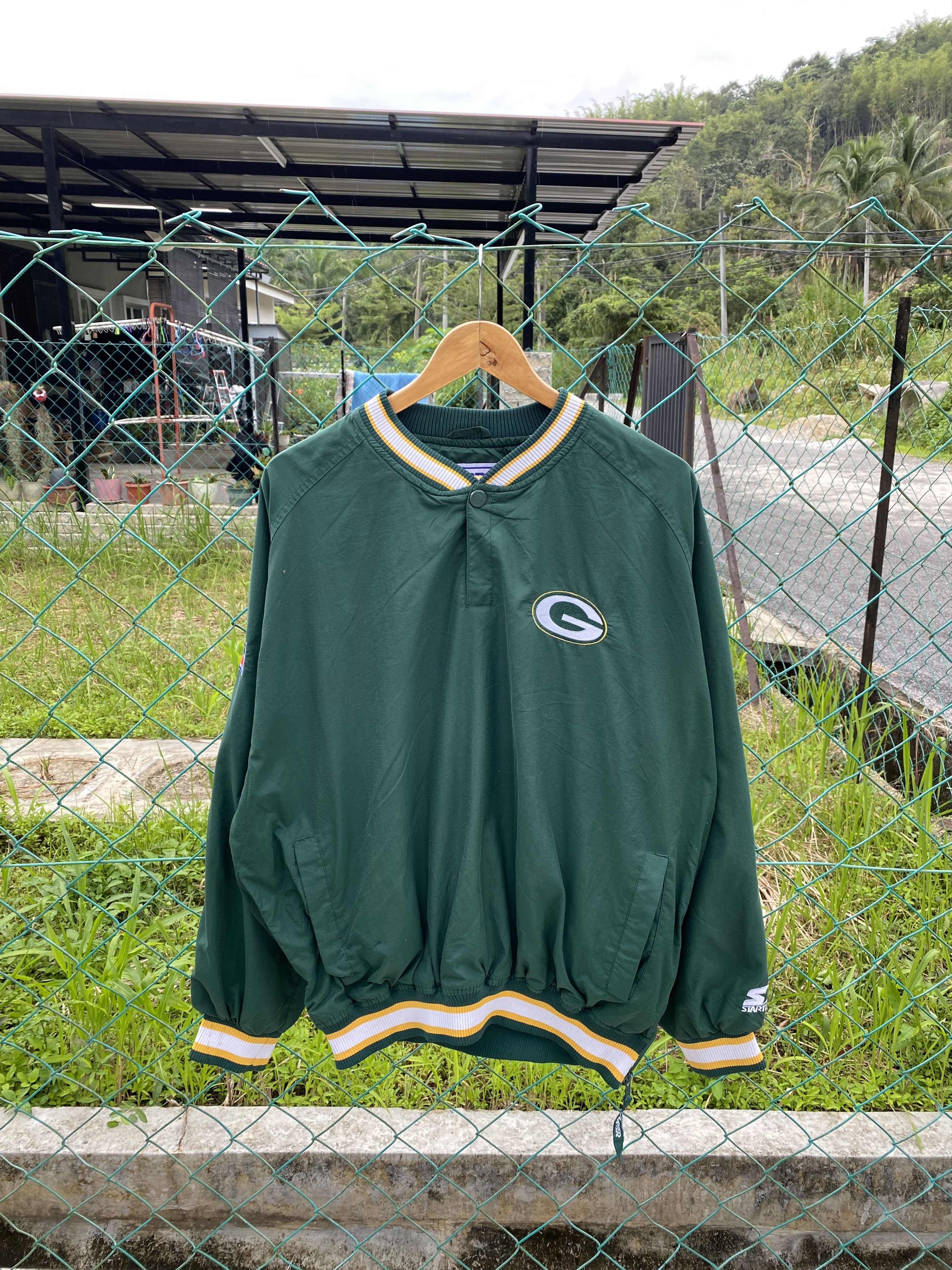 Starter Vintage NFL Packers woven spellout nylon sweater Size US L / EU 52-54 / 3 - 2 Thumbnail