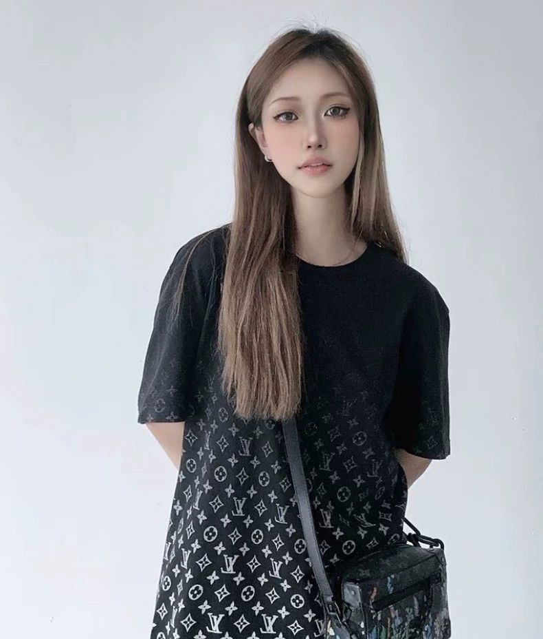Louis Vuitton Louis Vuitton black logo and cotton crewneck with floral Size US S / EU 44-46 / 1 - 8 Thumbnail