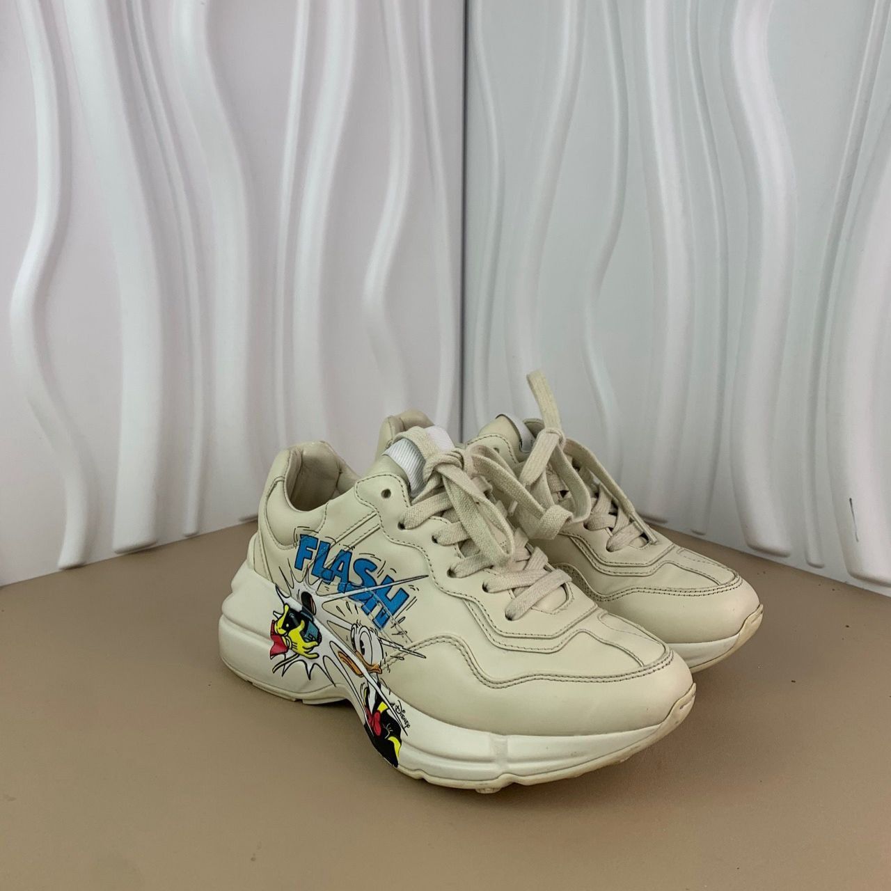 Gucci Disney X Gucci Reyton Ivory White Donald Duck Print Sneakers Size US 4 / IT 34 - 9 Thumbnail