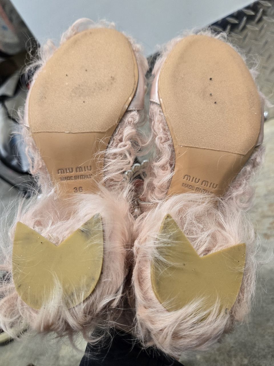 Miu Miu Miu Miu Pink Faux Fur Pearl Sandals Size US 6 / IT 36 - 5 Thumbnail
