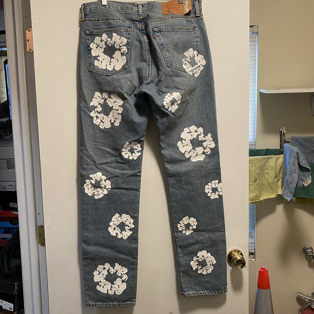 DENIM TEARS Denim Tears X Levi’s Cotton Wreath Jeans light Washed Size US 34 / EU 50 - 2 Thumbnail