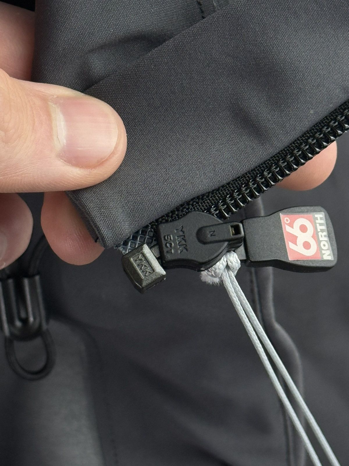 66 North 66° North Skaftafell Gore-Tex Infinium Jacket in Lava Size US M / EU 48-50 / 2 - 14 Thumbnail