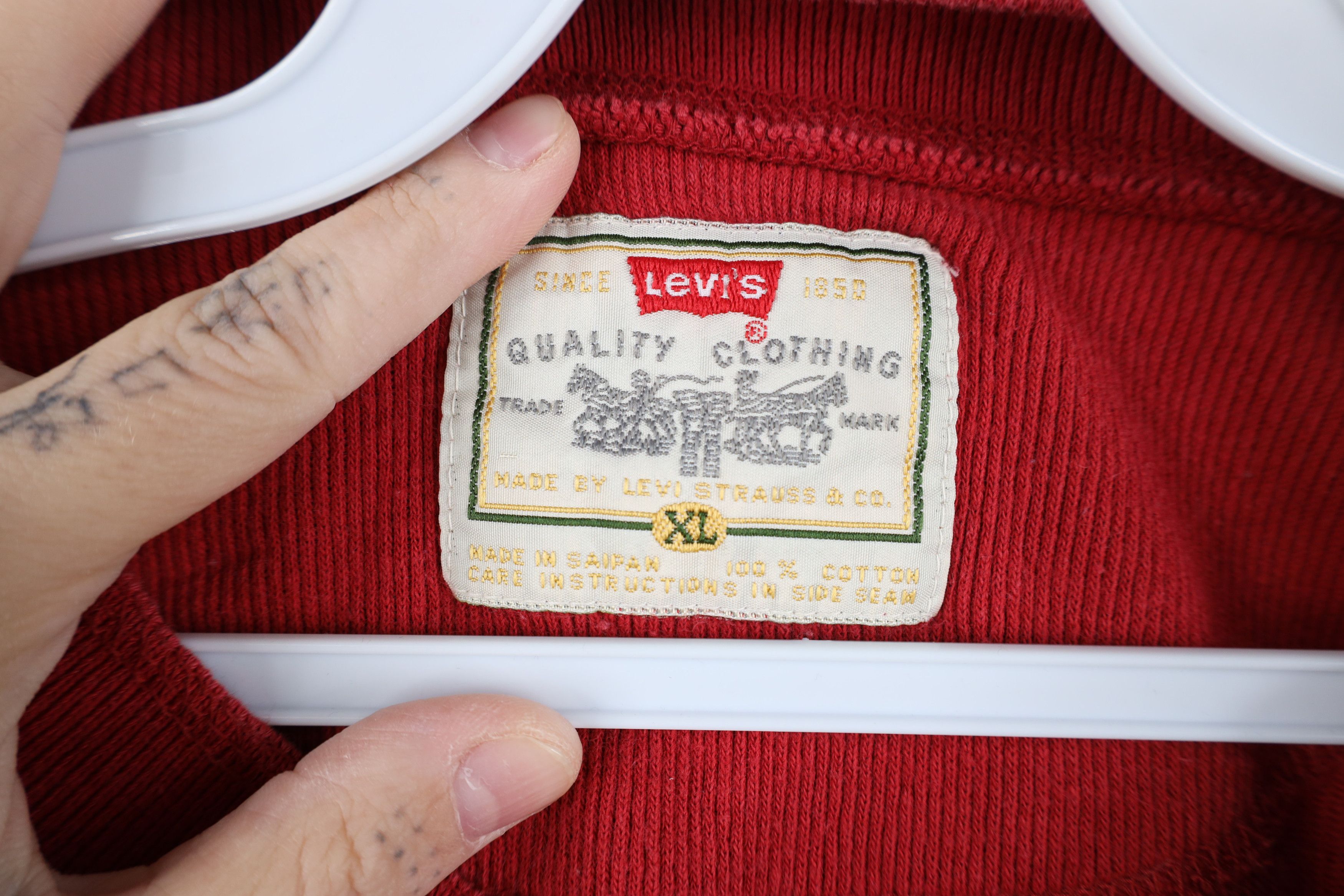 Levi's Vintage 90s Levis Ribbed Knit Long Sleeve Henley T-Shirt Red Size US XL / EU 56 / 4 - 10 Thumbnail