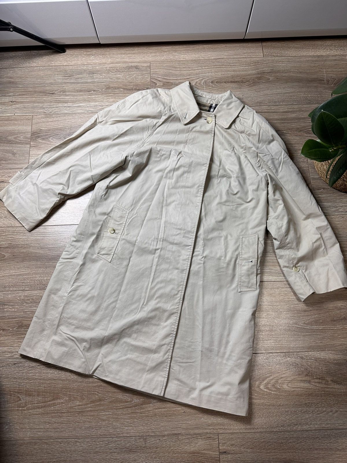 image of Burberry’S Vintage Trench Coat in Beige, Women's (Size Medium)