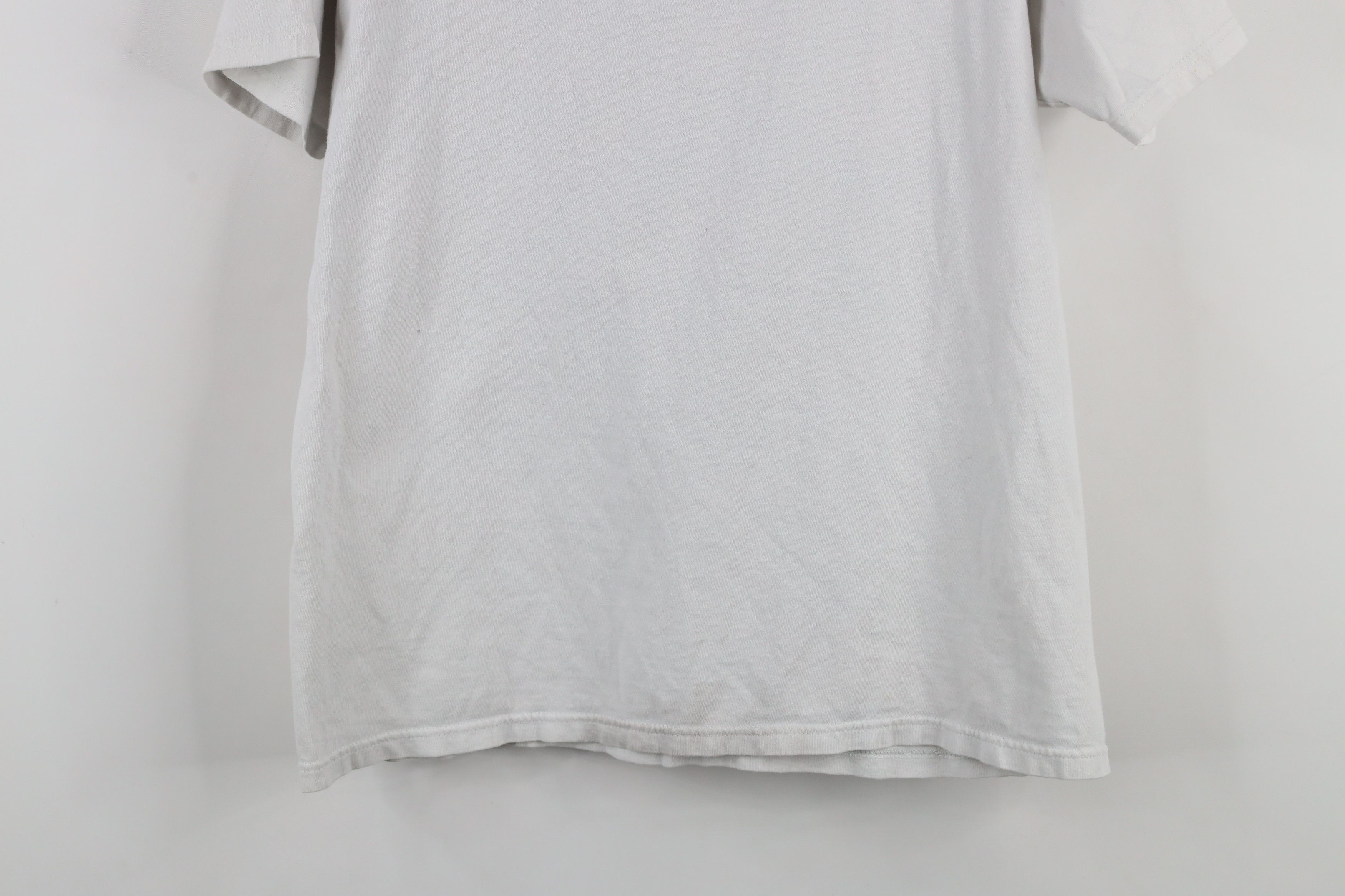 Vintage Vintage DC Shoes Spell Out Skateboarding T-Shirt White Size US S / EU 44-46 / 1 - 15 Thumbnail
