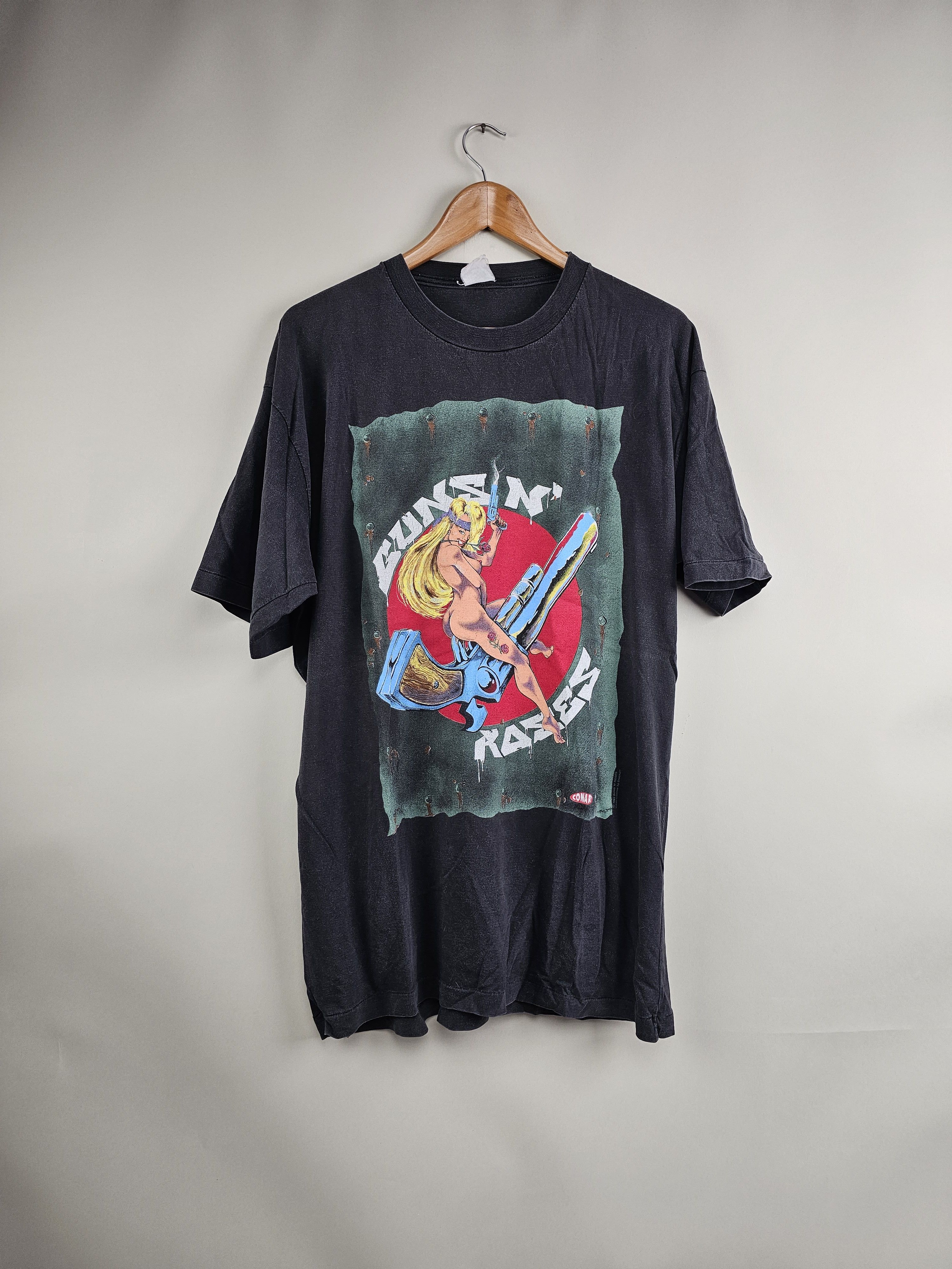 image of Band Tees x Guns N Roses 1992 Guns N Roses X Conart XL 22" 31" in Black, Men's