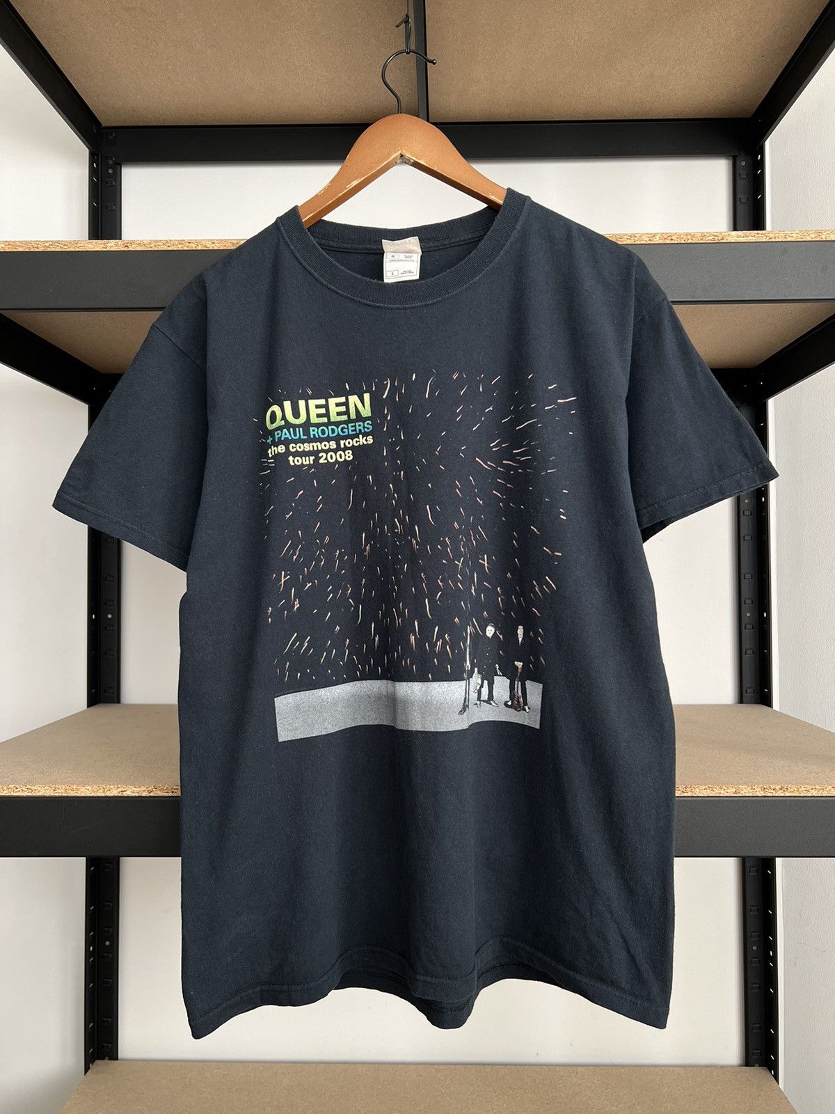 Band Tees Vintage 2008 Queen Paul Rodgers The Cosmos Rocks Tour Tshirt Size US L / EU 52-54 / 3 - 3 Thumbnail