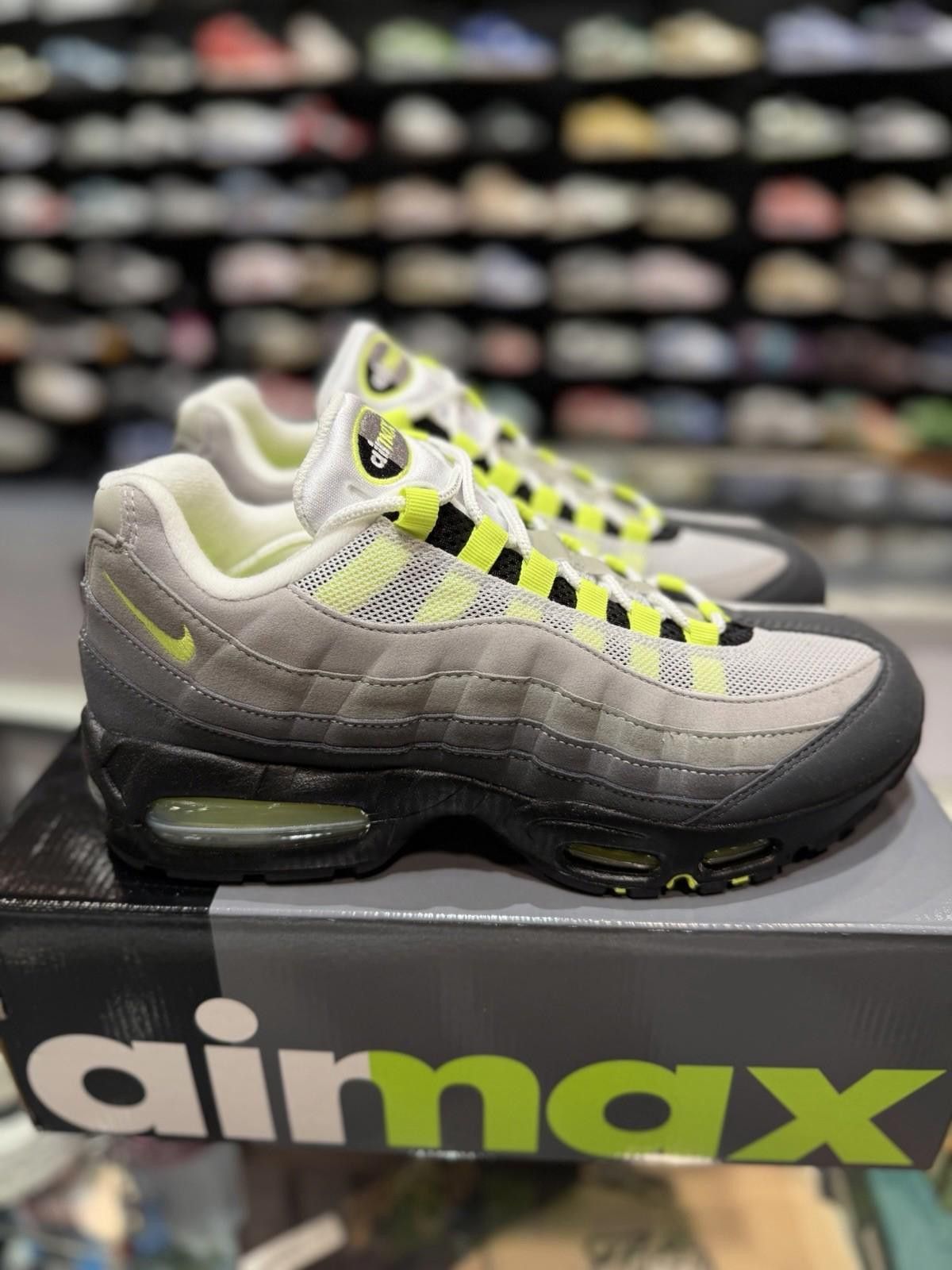 Nike Size 9.5 - Nike Air Max 95 OG 2025/2026 Neon (HM4740 001) Size US 9.5 / EU 42-43 - 1 Thumbnail
