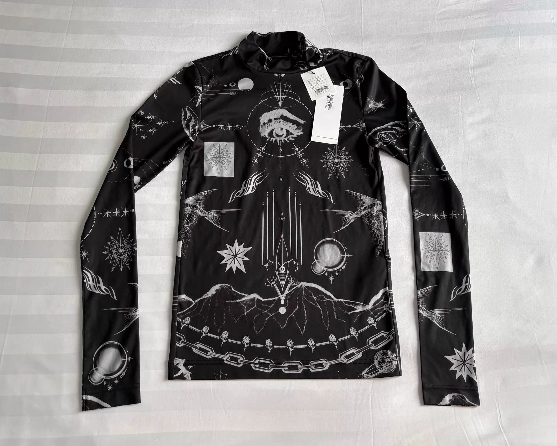 Jean Paul Gaultier Jean Paul Gaultier Sacai Tattoo Print Fitted Top 1 NWT Size S / US 4 / IT 40 - 3 Thumbnail