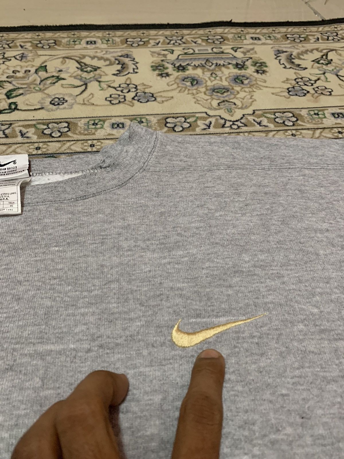 Nike 90s NIKE GREY TAG SWEATSHIRT SMALL SWOOSH Size US XL / EU 56 / 4 - 5 Thumbnail
