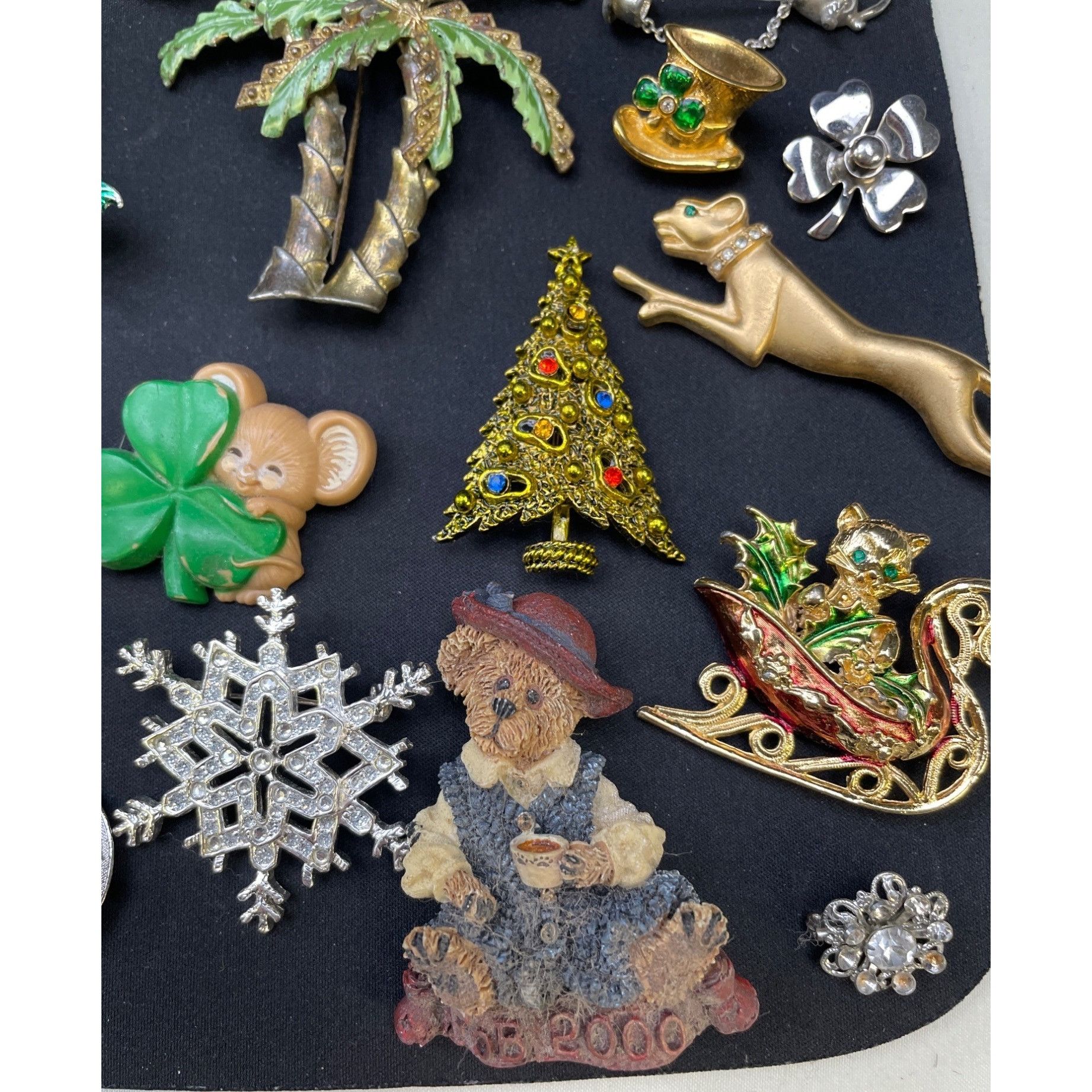 Other Vintage Women's Lot of 21 Pins/ Brooches Variety SKU 6088 Size ONE SIZE - 4 Thumbnail