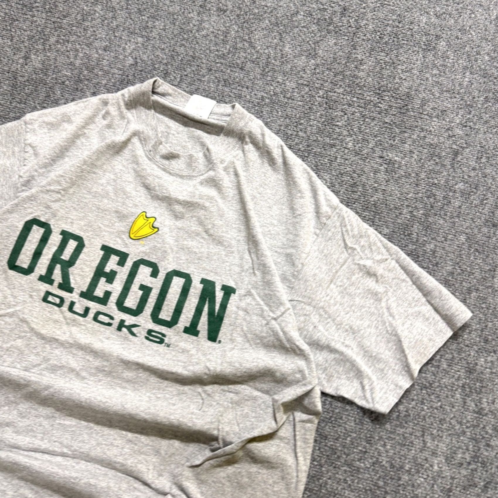Jerzees Oregon Ducks T-Shirt Jerzees Heavyweight Cotton Blend Gray XL Men Reach XL Gray T-Shirt Oregon Ducks Mens Jerzees Heavyweight Cotton Blend Gray XL Size US XL / EU 56 / 4 - 2 Thumbnail
