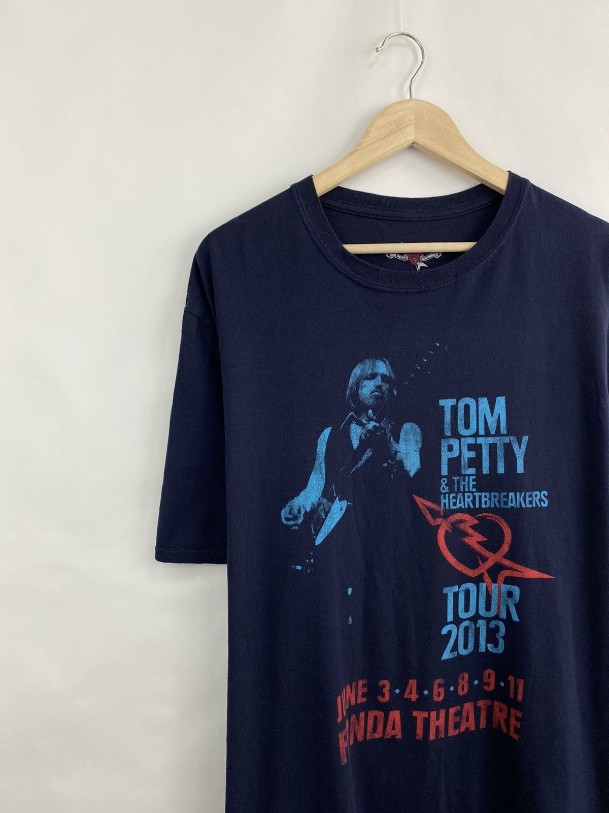 Band Tees Vintage 2013 Tom Petty The Heartbreakers Tour t-shirt rare Size US XXL / EU 58 / 5 - 2 Thumbnail