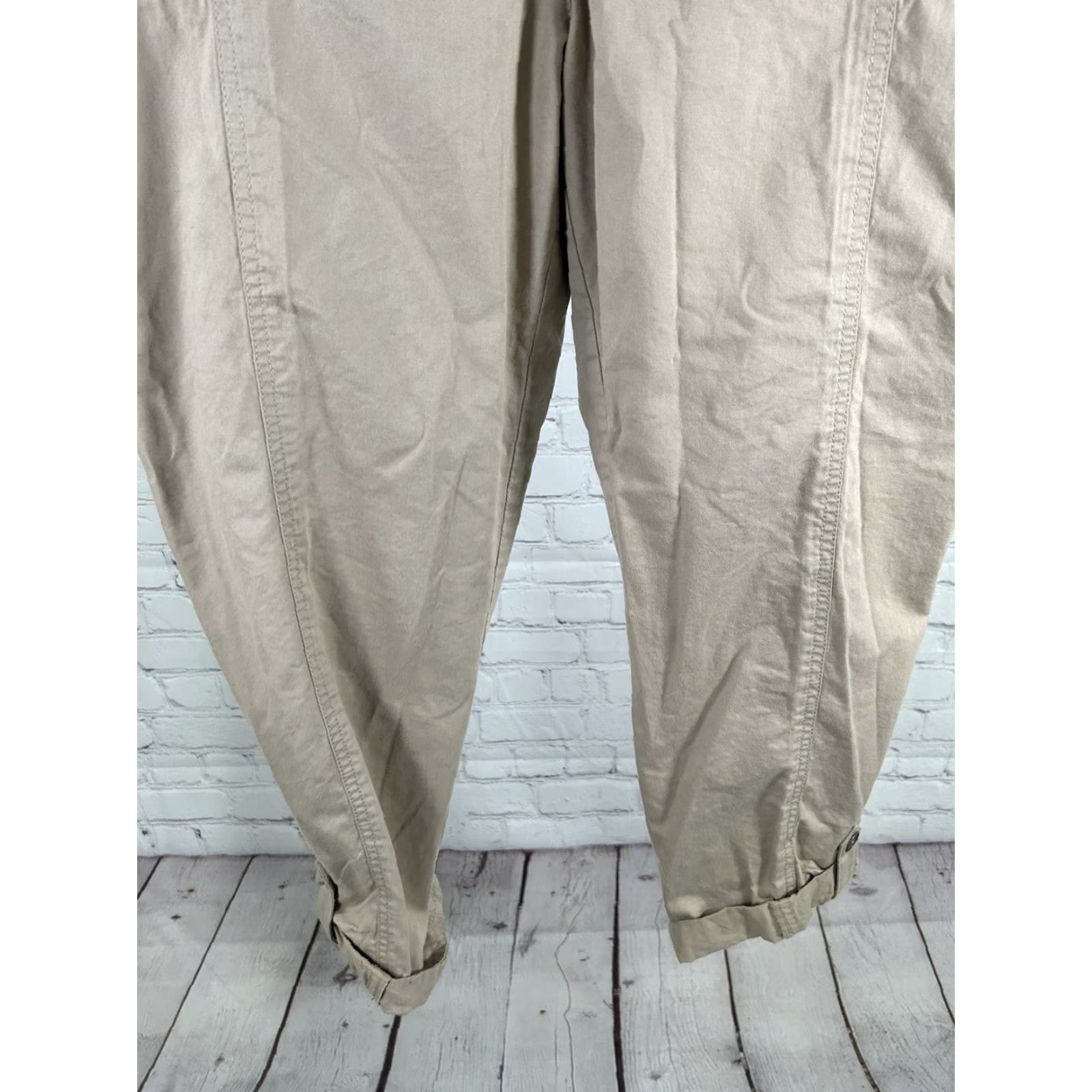 Vintage Chicos Tan Pants Elastic Waist Pull On High Rise Roll Tab Size 2.5 (34x26.5) Size 26" / US 2 / IT 38 - 7 Thumbnail