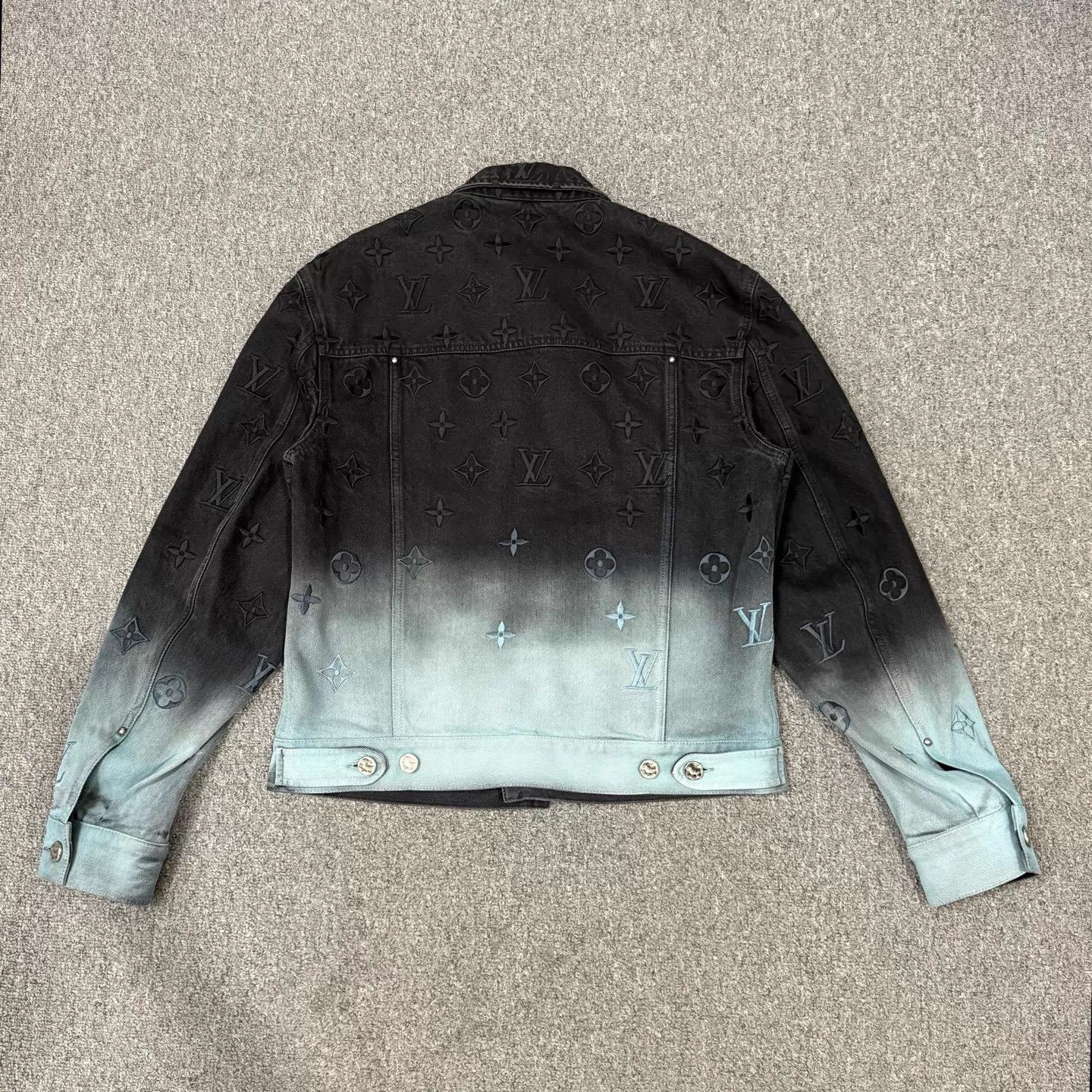Louis Vuitton LV Blue-Black Grad Denim Jkt Embossed All-Over Logo NWOT 46 Size US S / EU 44-46 / 1 - 2 Thumbnail