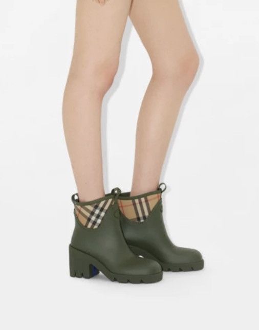 Burberry Burberry Rubber Marsh Stamp Heeled Low Boots​ size 37 Size US 7 / IT 37 - 3 Thumbnail