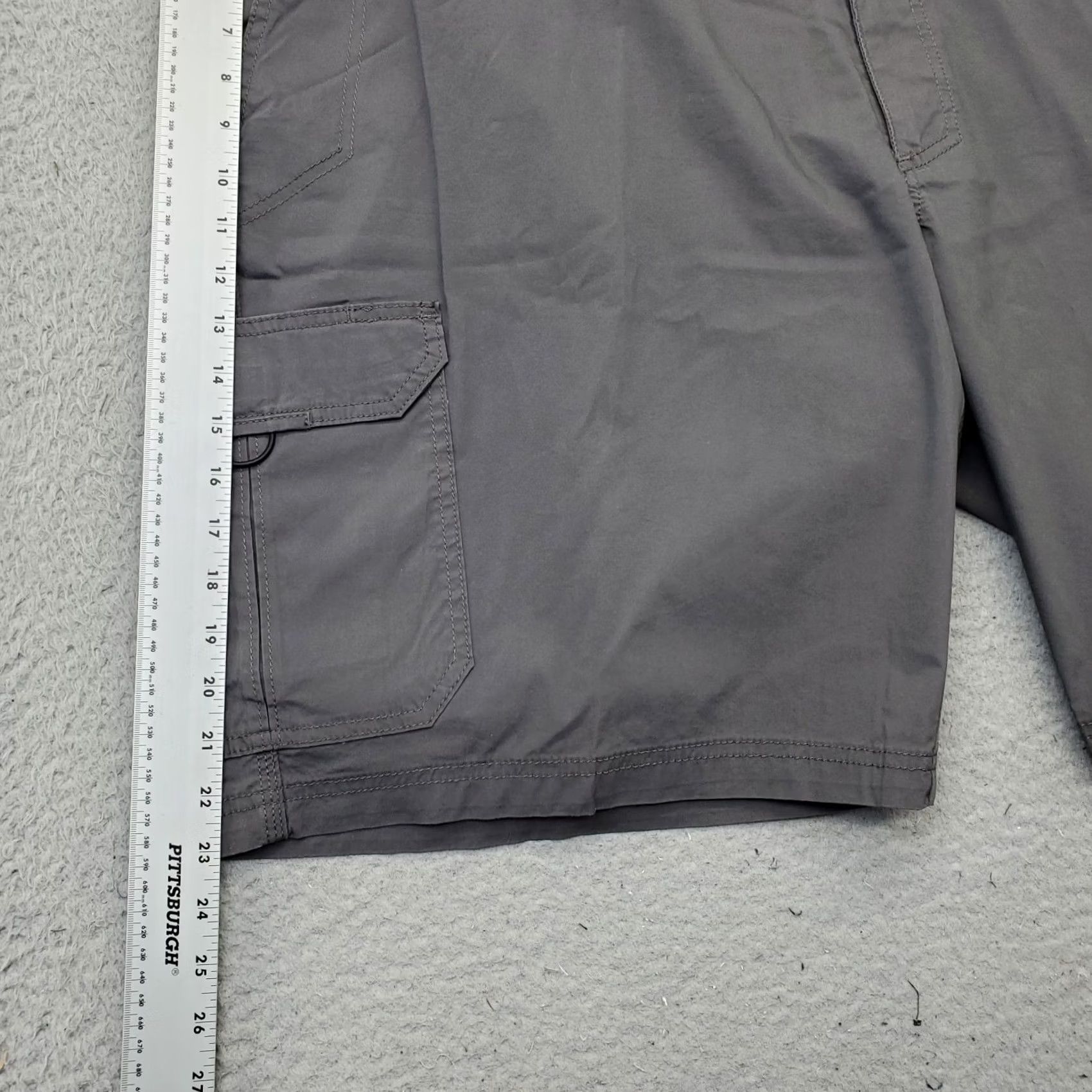Lee Lee Mens Cargo Shorts 50 Gray Extreme Motion Relaxed Fit Waistband Cotton Cotton Cargo Pocket 10.25 Inseam 23.25 Inseam 24.25 Waist Size US 34 / EU 50 - 3 Thumbnail