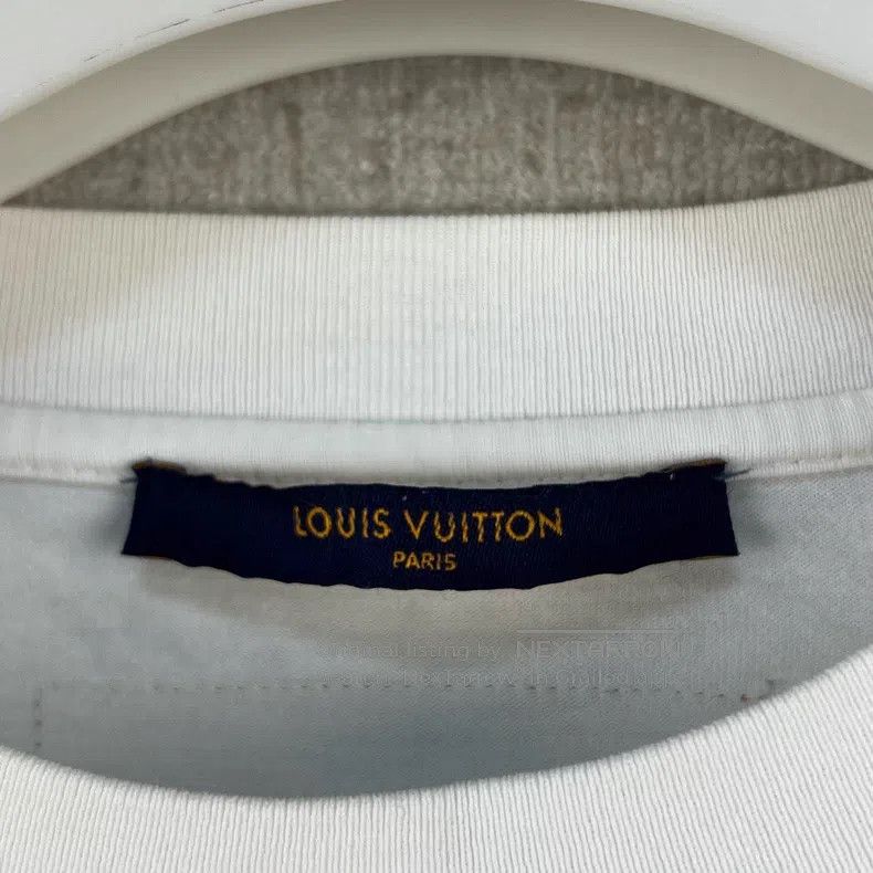 Louis Vuitton Louis Vuitton Embossed logo round neck long sleeve Size US M / EU 48-50 / 2 - 4 Thumbnail