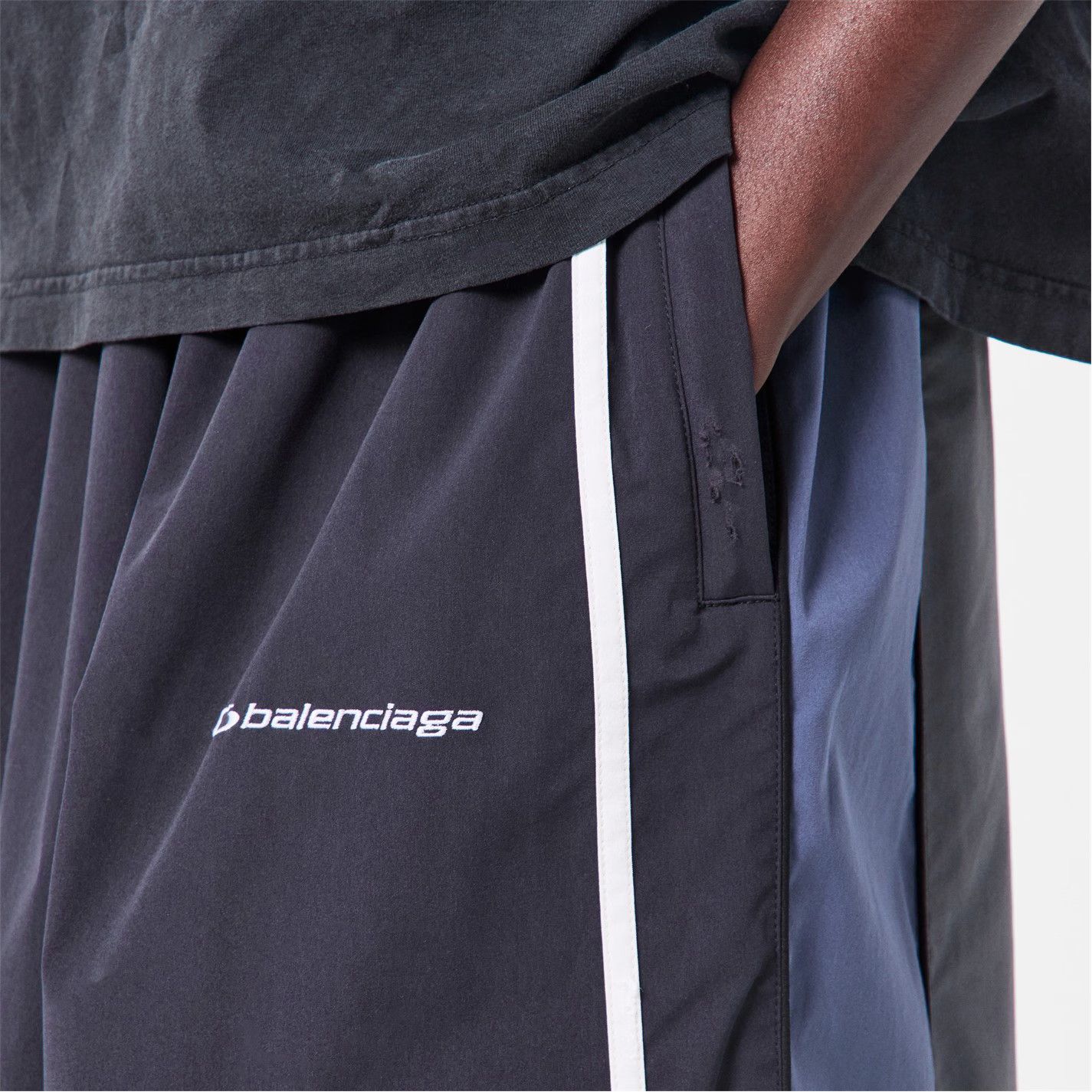Balenciaga o1g2r1mq0226 Athletic Tracksuit Pants In Black/Grey Size US 32 / EU 48 - 5 Thumbnail