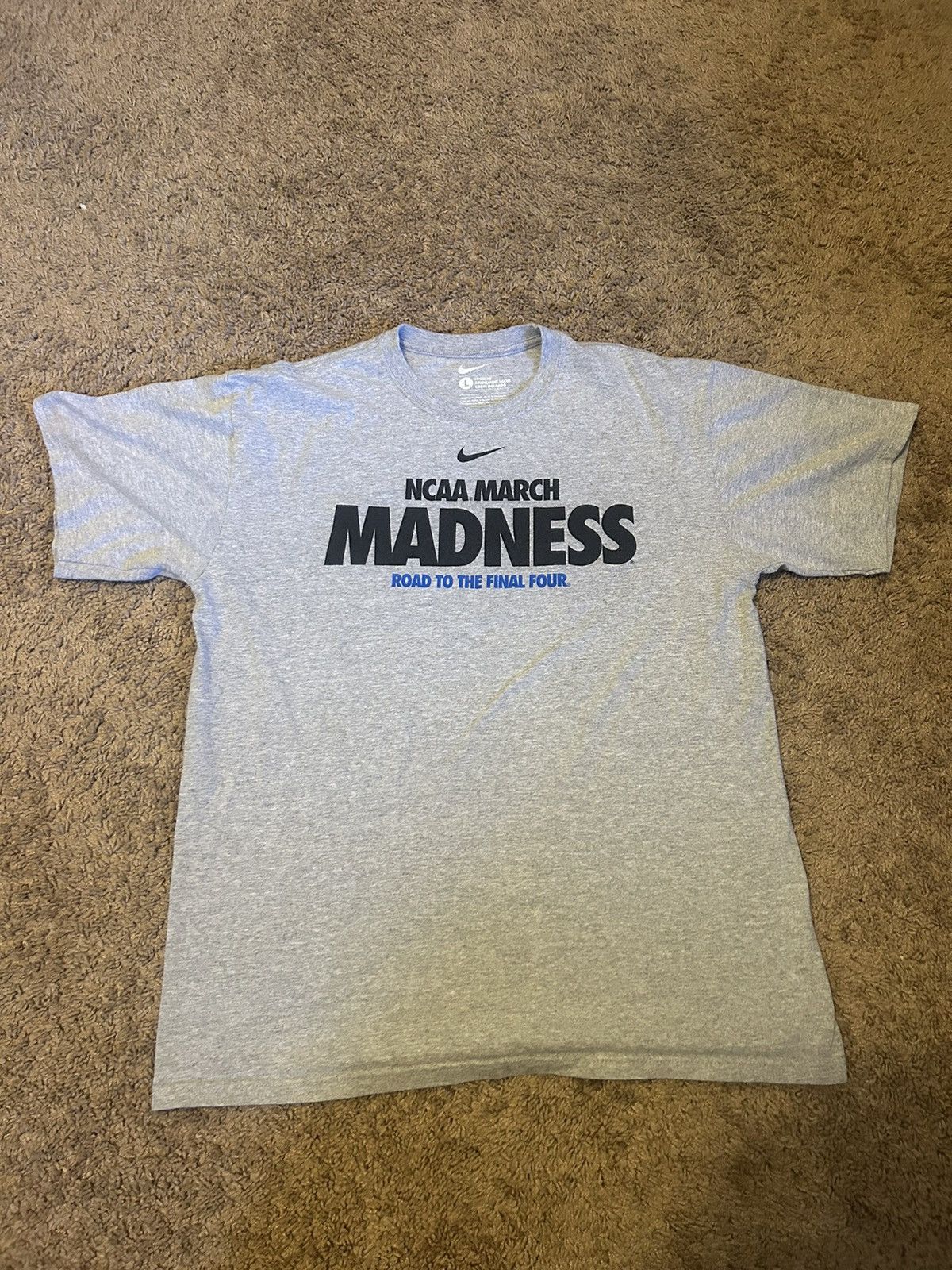 Nike 2010 Grey Nike NCAA Madness shirt Size US L / EU 52-54 / 3 - 1 Thumbnail
