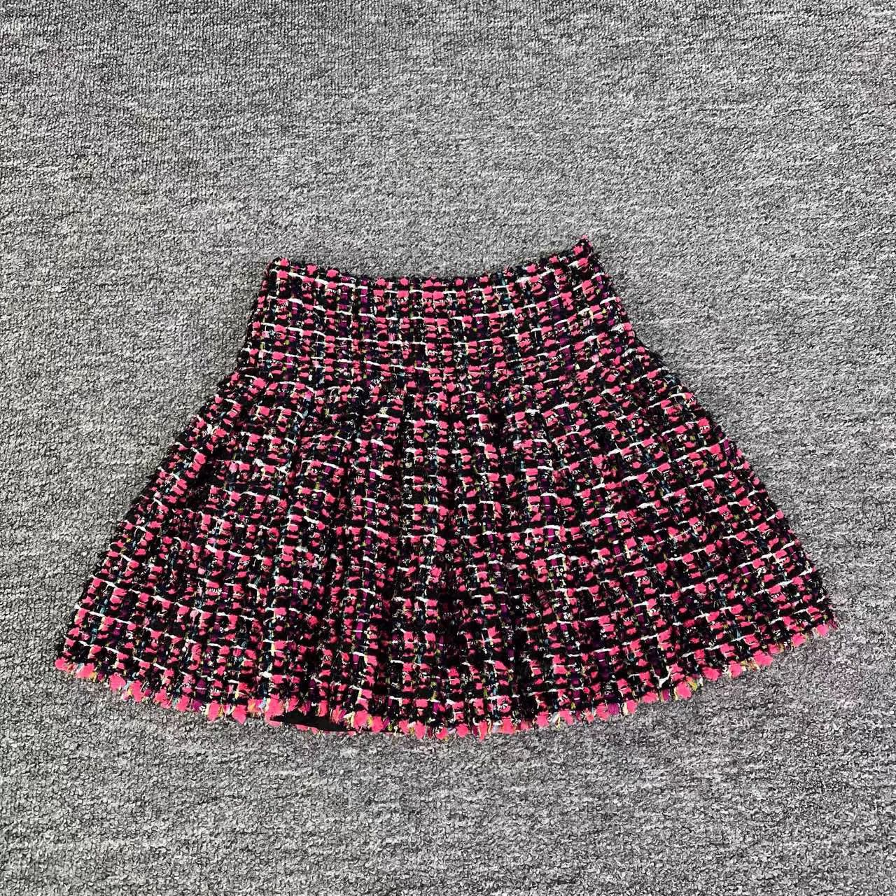 Chanel Chanel Woven Plaid Skirt Size 24" / US 00 / IT 34 - 1 Thumbnail