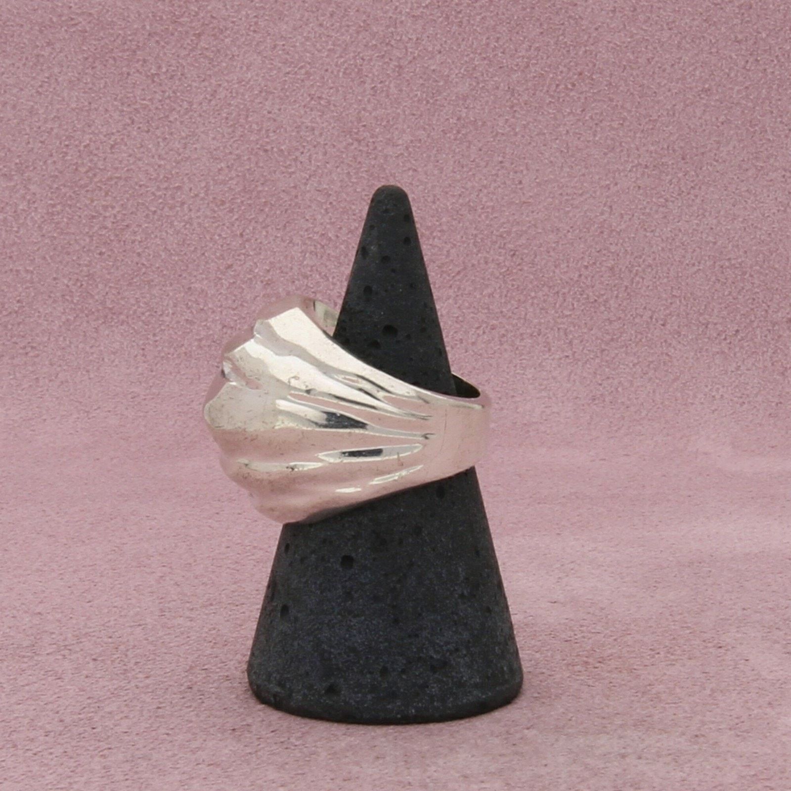 Sterling Silver sterling silver vintage hammered dome ring size 6.75 Size ONE SIZE - 4 Thumbnail