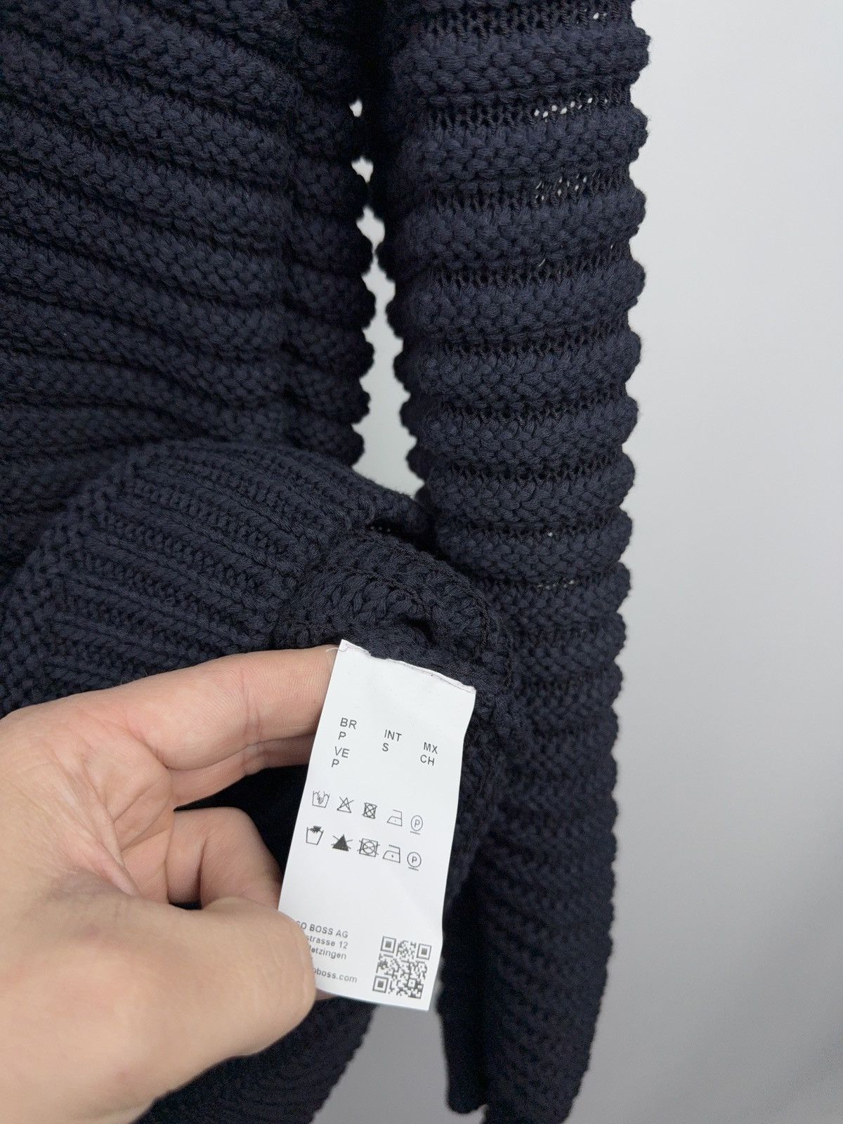Hugo Boss Luxury Hugo Boss Italy Textured Open Knit Sweater Navy Size US S / EU 44-46 / 1 - 9 Thumbnail