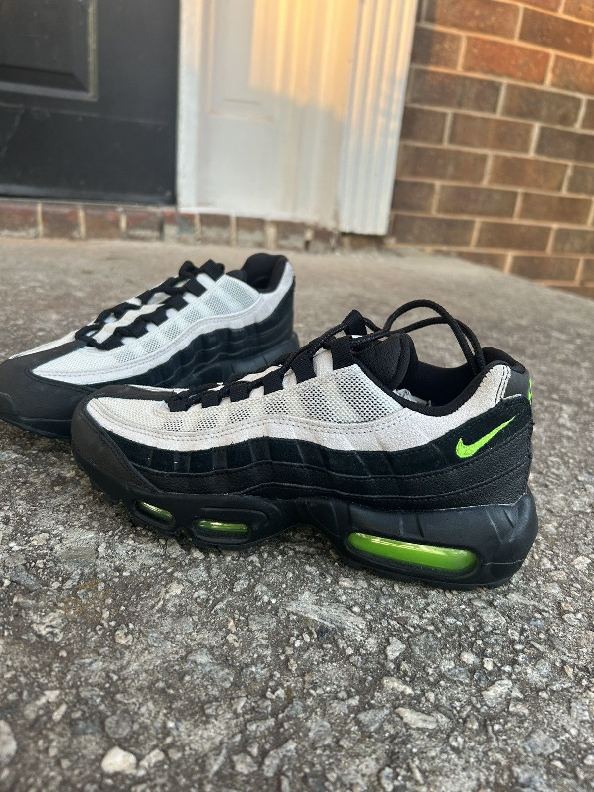 Nike Air Max 95 Essential 'Antifreeze' Size US 6 / EU 39 - 2 Thumbnail