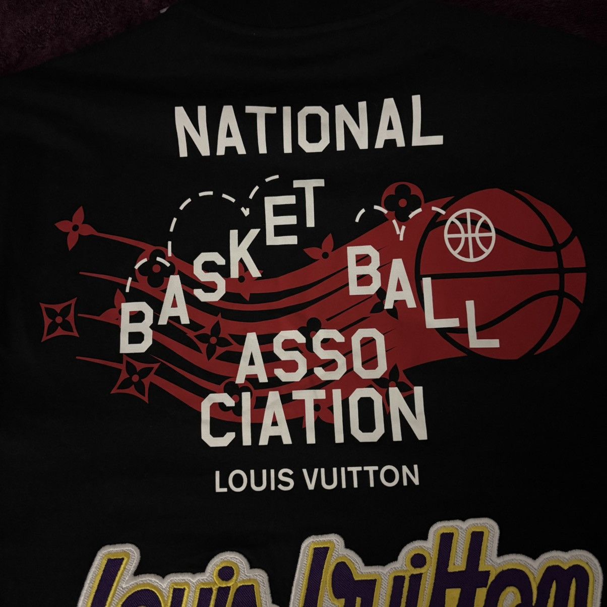Louis Vuitton × NBA Louis Vuitton NBA Patch Logo T Shirt Size US S / EU 44-46 / 1 - 7 Thumbnail